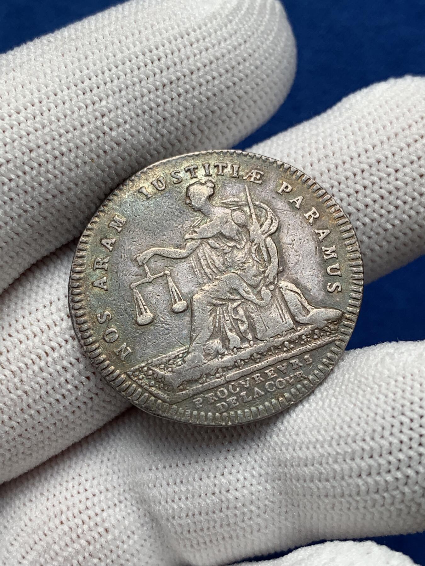 《竞宝斋》第281场- 周日，周一 ，周二3场连拍 （全场包邮） 法国银质代币，1713年法院的法律与律师，7.75g，30.7mm