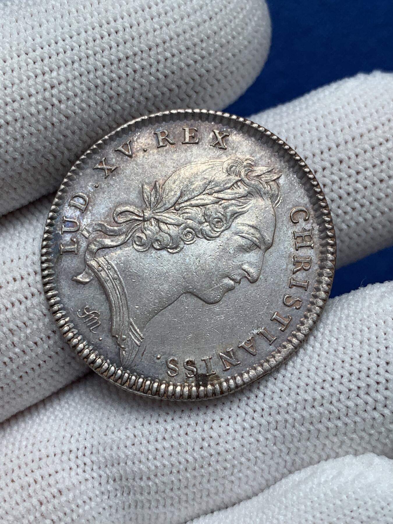 《竞宝斋》第281场- 周日，周一 ，周二3场连拍 （全场包邮） 法国银质代币，路易十五头像鲁昂城镇纹章，8.01g，30.3mm