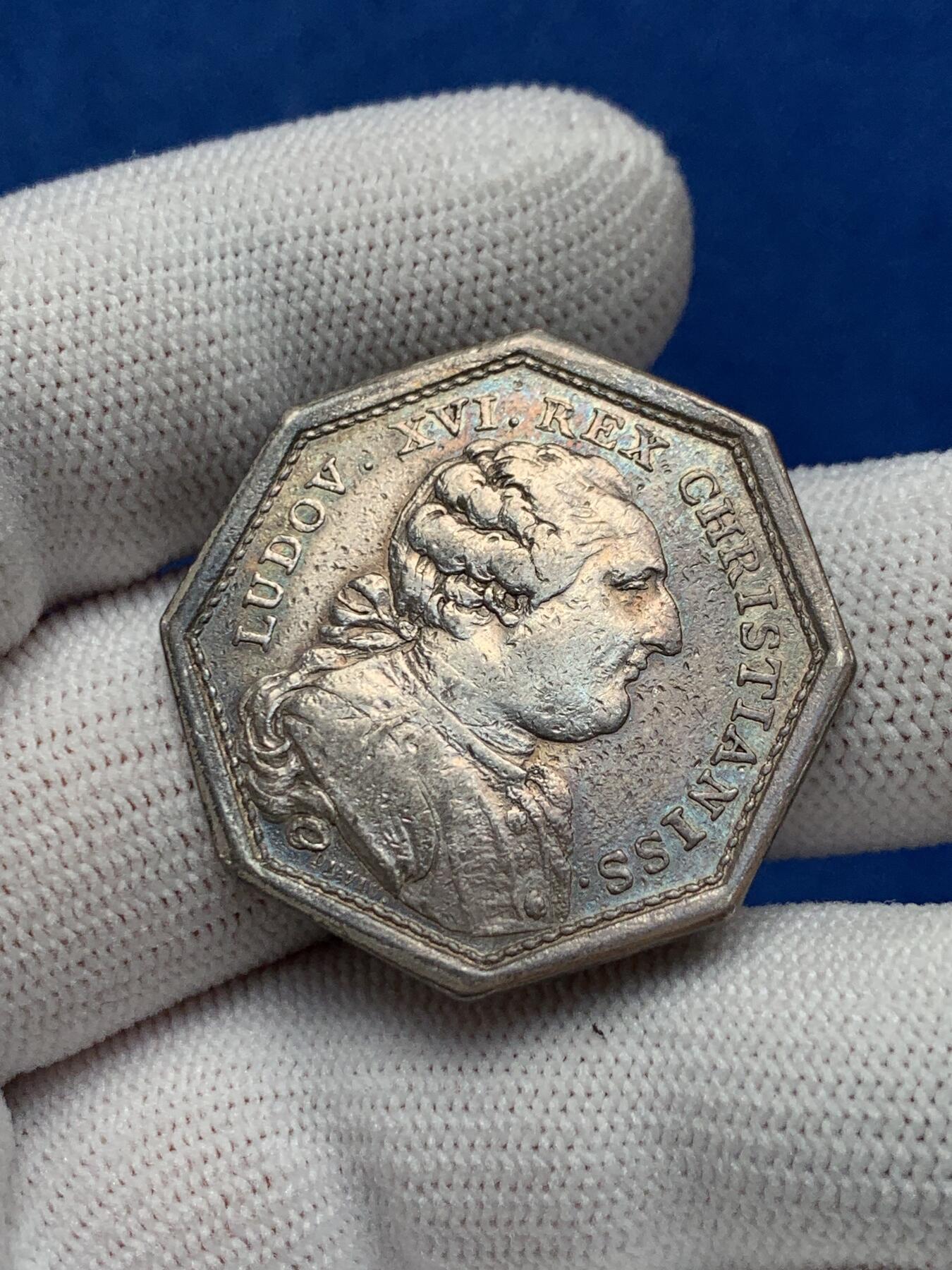 《竞宝斋》第281场- 周日，周一 ，周二3场连拍 （全场包邮） 法国巴黎证券交易所八角银质jeton，15.14g，31.8mm，早期无边铭