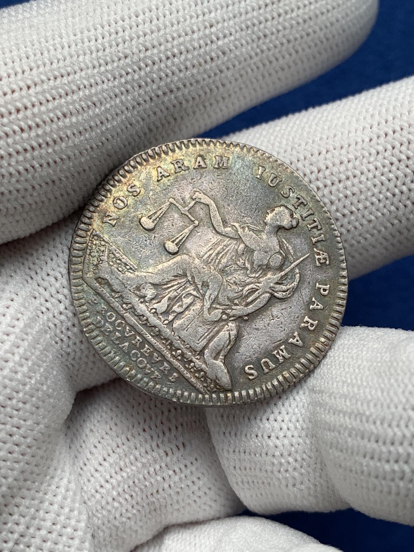 《竞宝斋》第281场- 周日，周一 ，周二3场连拍 （全场包邮） 法国银质代币，1713年法院的法律与律师，7.75g，30.7mm