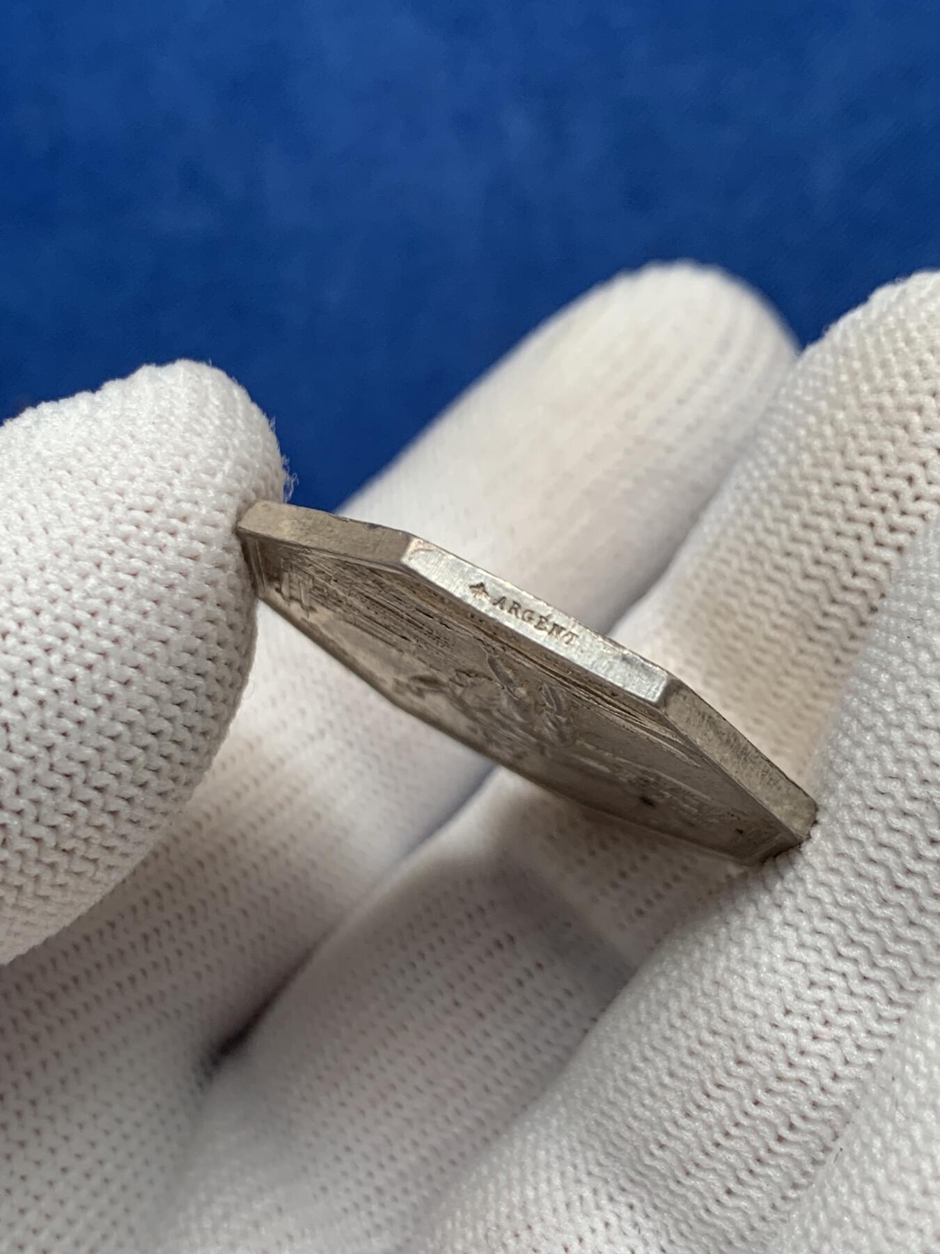 《竞宝斋》第281场- 周日，周一 ，周二3场连拍 （全场包邮） 法国八角银质代币，波尔多商会，港口前的墨丘利，12.31g，30.5mm，蜜蜂边铭