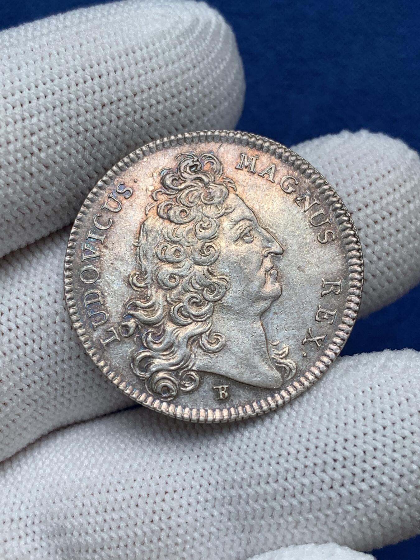 《竞宝斋》第281场- 周日，周一 ，周二3场连拍 （全场包邮） 法国代用银币，1714年路易十四皇家宝藏，7.38g，29.3mm