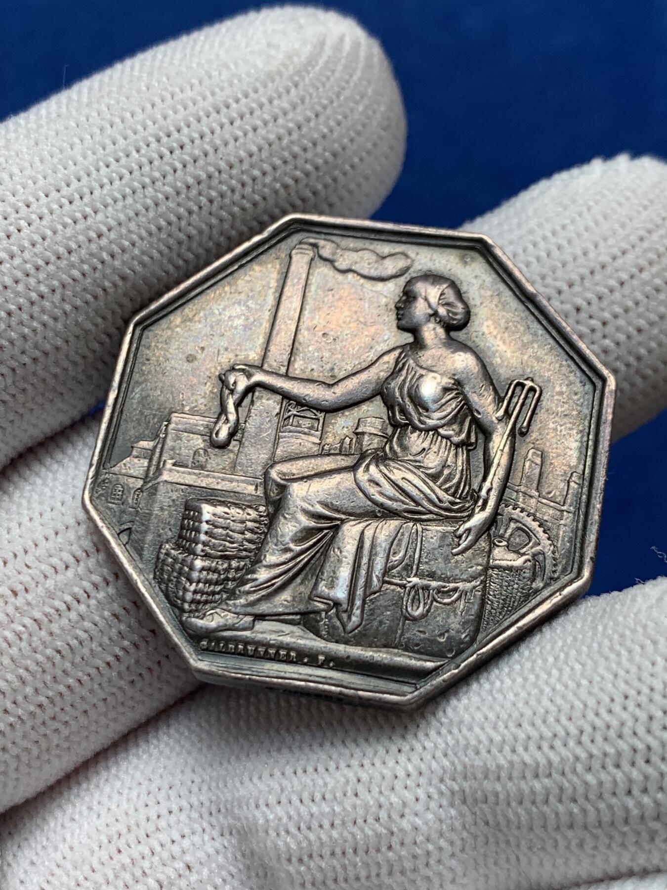 《竞宝斋》第281场- 周日，周一 ，周二3场连拍 （全场包邮） 1851年法国亚眠亚麻纺纱有限公司八角银jeton，34.3mm，18.95克，蜜蜂+ARGENT边铭