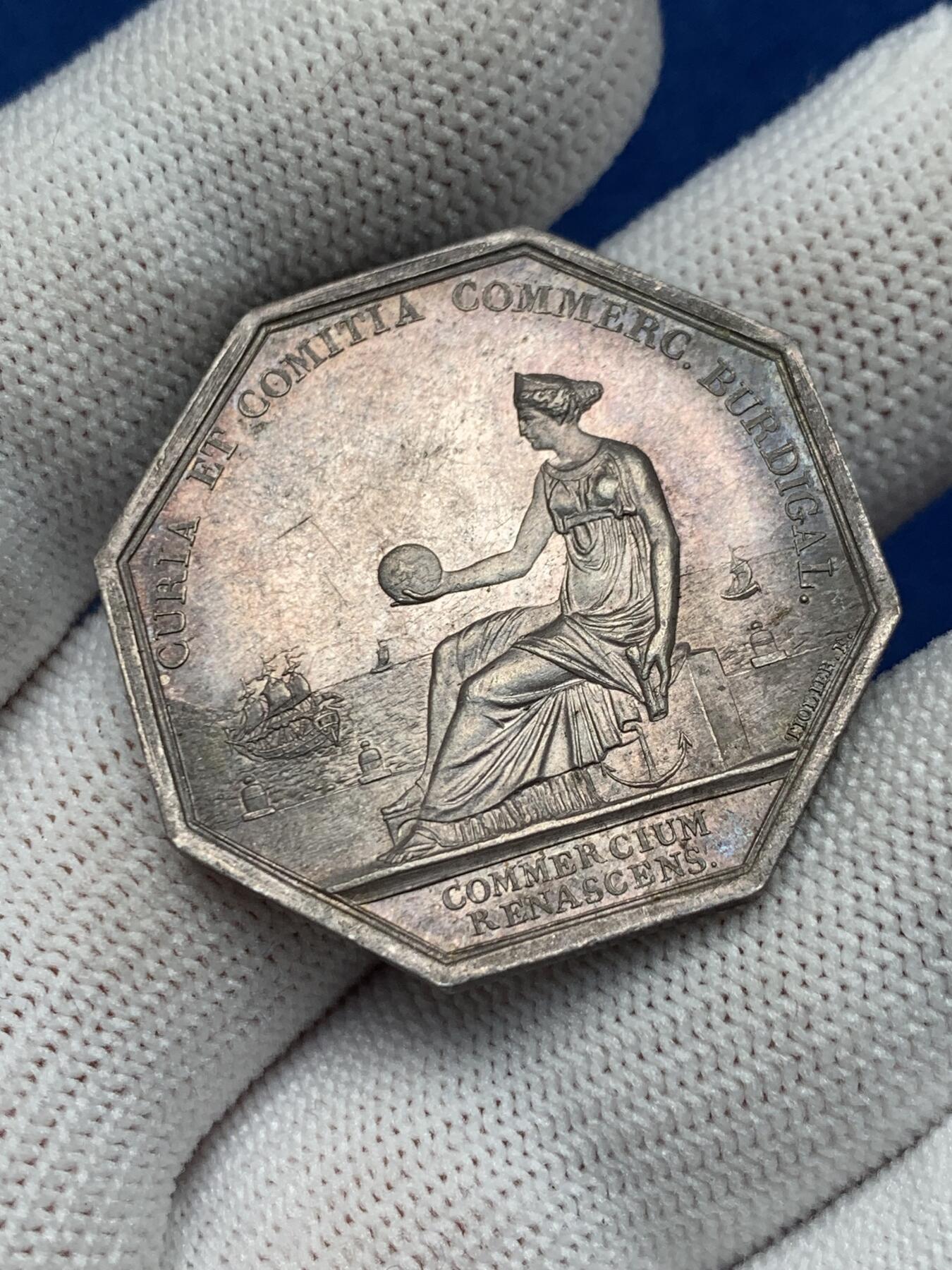 《竞宝斋》第281场- 周日，周一 ，周二3场连拍 （全场包邮） 法国加利卡州库里亚荷商业委员会八角银jeton，33.2mm，15.5克，早期无边铭