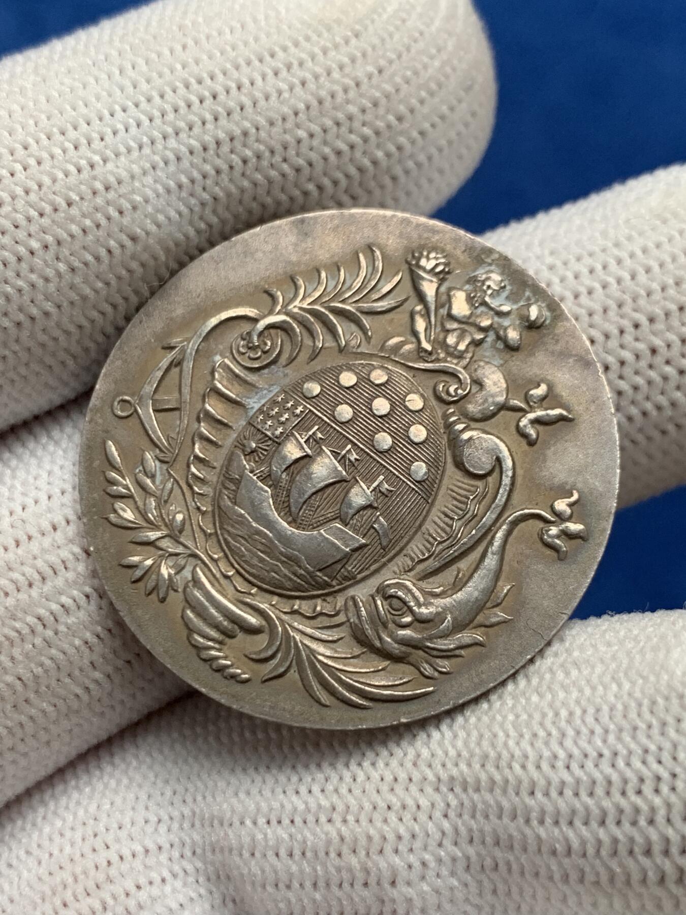 《竞宝斋》第281场- 周日，周一 ，周二3场连拍 （全场包邮） 法国洛里昂储蓄银行银质jeton，15.59g，31.7mm，丰饶角1ARGENT边铭