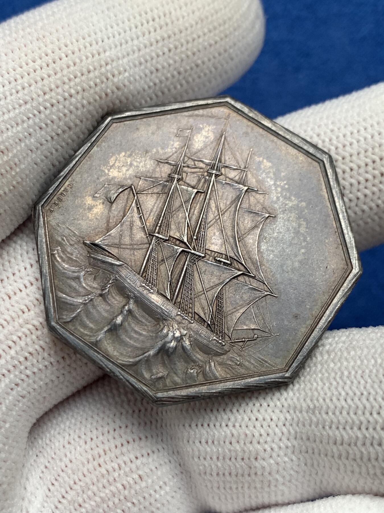 《竞宝斋》第281场- 周日，周一 ，周二3场连拍 （全场包邮） 法国八角银质jeton，勒阿弗尔商业保险公司，两面设计都非常好看，22.62g，36.5mm，丰饶角边铭