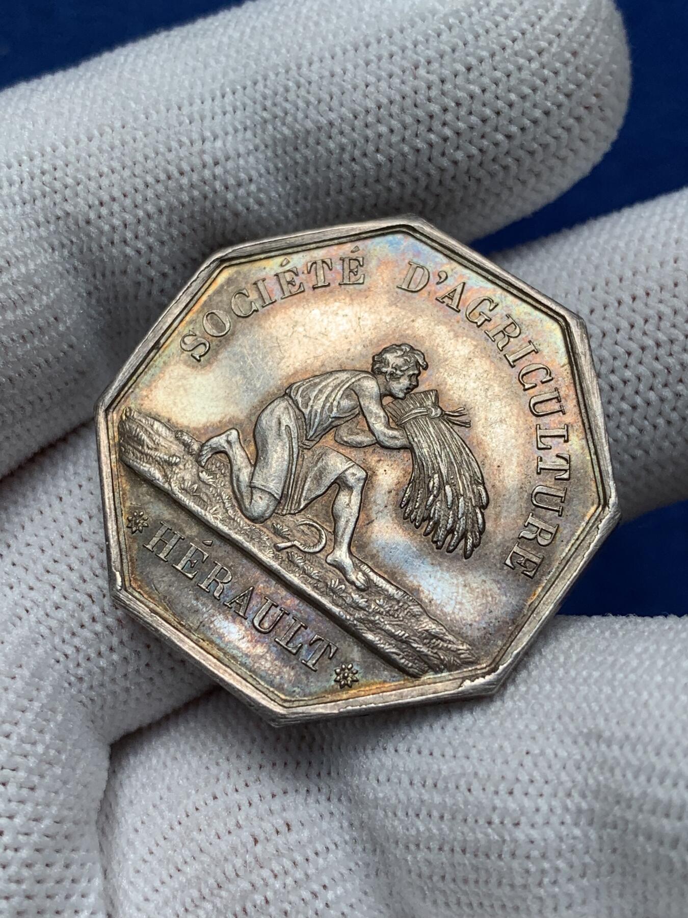 《竞宝斋》第281场- 周日，周一 ，周二3场连拍 （全场包邮） 法国赫劳特农业公司八角代用银币，30.9mm，12克 丰饶角+argent边铭，在18世纪初为空气土地和普通苗圃的含义