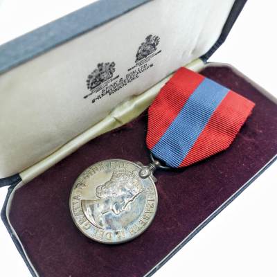 勋章奖章交易所6月15日麦稀奇展会拍卖 - 英国帝国服务奖章，银质