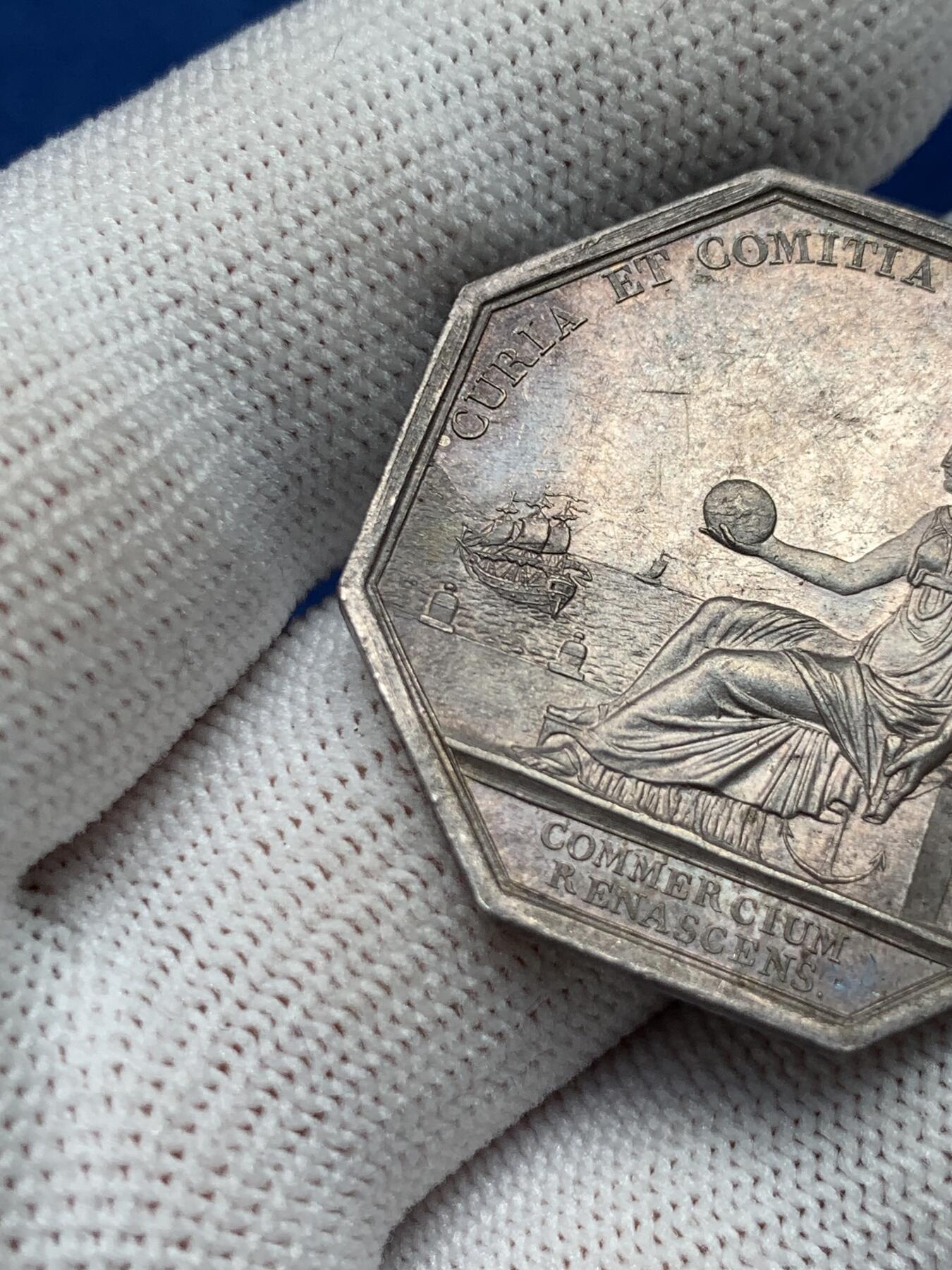 《竞宝斋》第281场- 周日，周一 ，周二3场连拍 （全场包邮） 法国加利卡州库里亚荷商业委员会八角银jeton，33.2mm，15.5克，早期无边铭