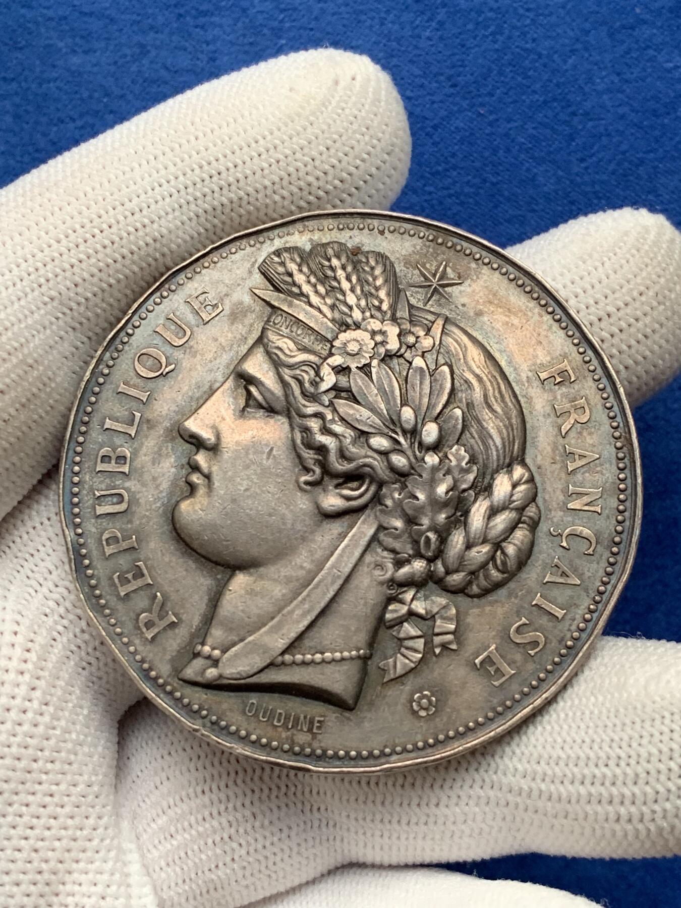 《竞宝斋》第281场- 周日，周一 ，周二3场连拍 （全场包邮） 法国陆军部长颁发的射击奖银章，66.67g，50.8mm，丰饶角边铭，磕碰