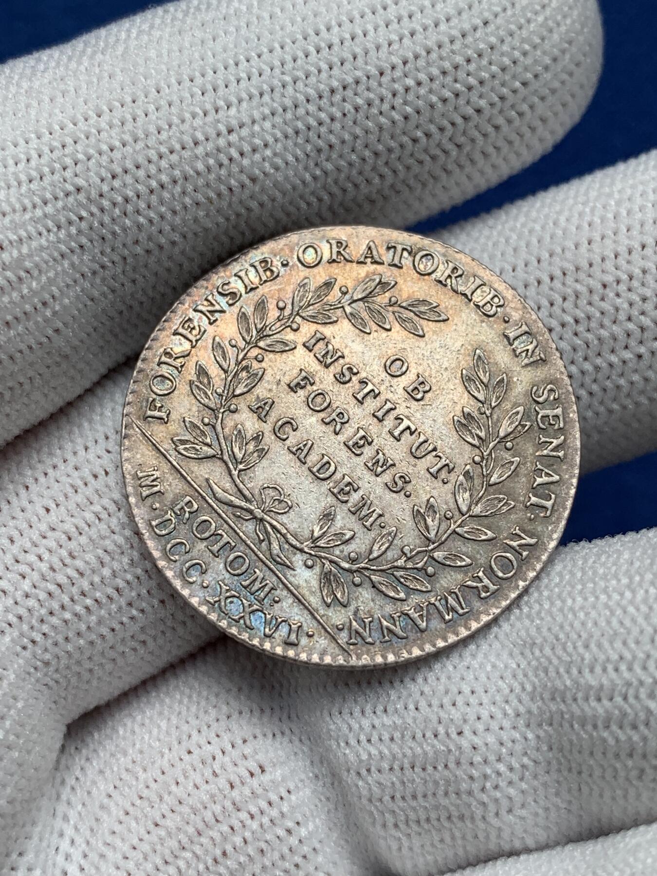 《竞宝斋》第281场- 周日，周一 ，周二3场连拍 （全场包邮） 法国银质代币，1726年路易十五头像诺曼底学院，8.32g，29.6mm