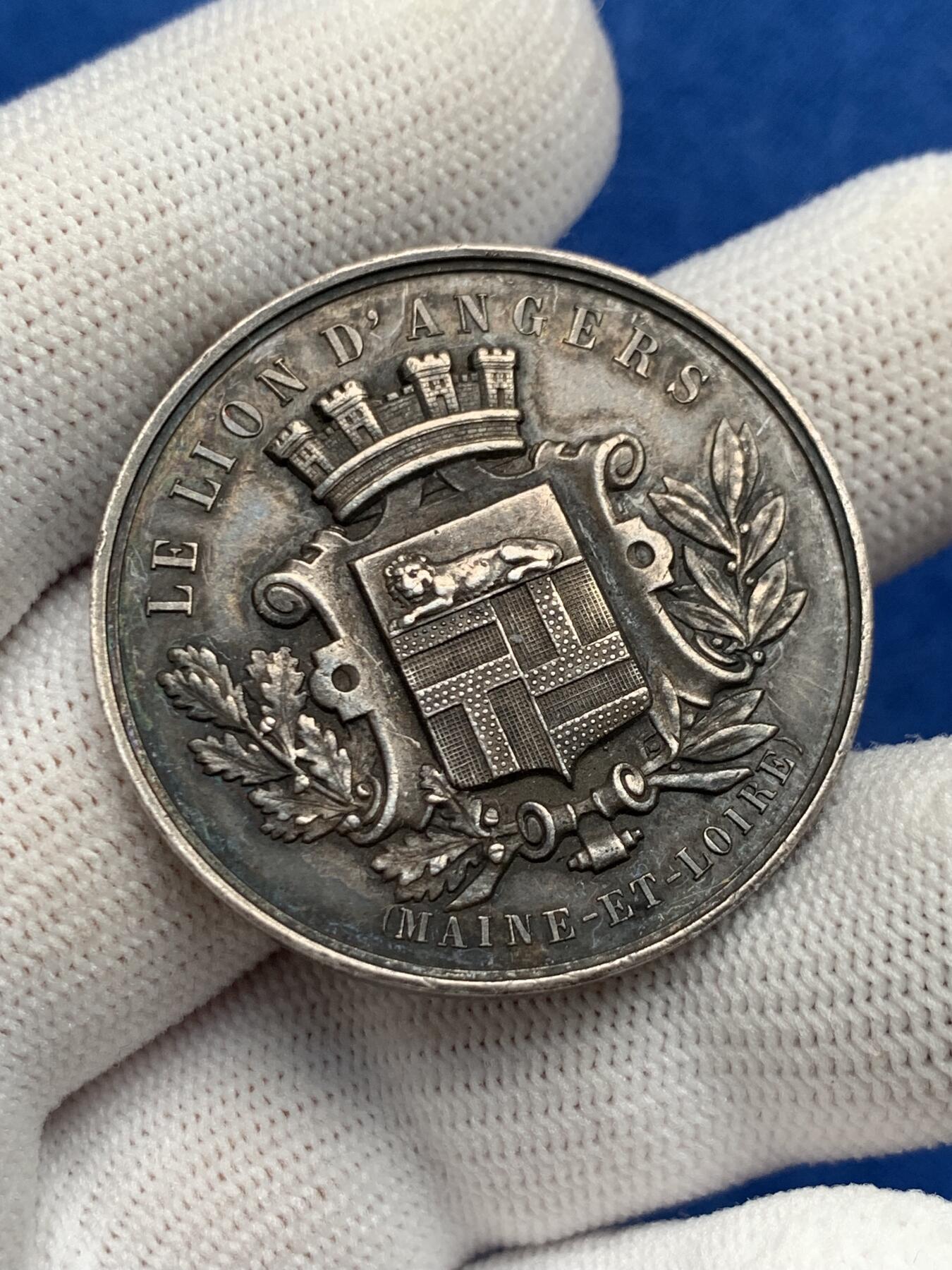 《竞宝斋》第281场- 周日，周一 ，周二3场连拍 （全场包邮） 法国昂热狮子射击协会银代币，20.57g，36.4mm，丰饶角边铭，边有磕