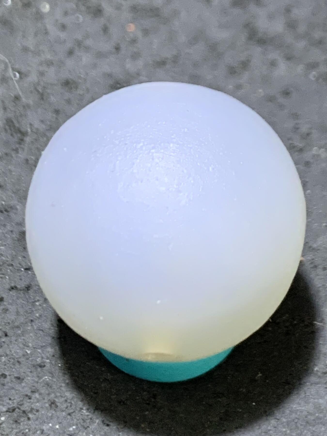 精美高玉化亚光海洋玉髓手工俏色巧雕树叶，玉蝉随形圆珠一个