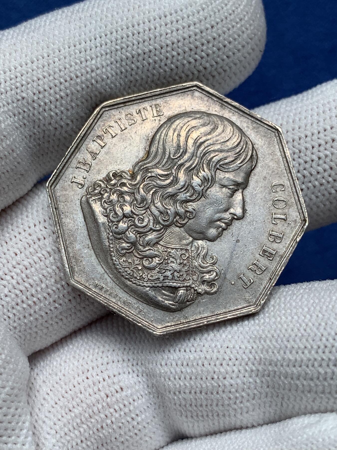 《竞宝斋》第281场- 周日，周一 ，周二3场连拍 （全场包邮） 法国亚眠商会八角银质代币，国务大臣让-巴蒂斯特·科尔伯特，18.09g，33.6mm，蜜蜂边铭