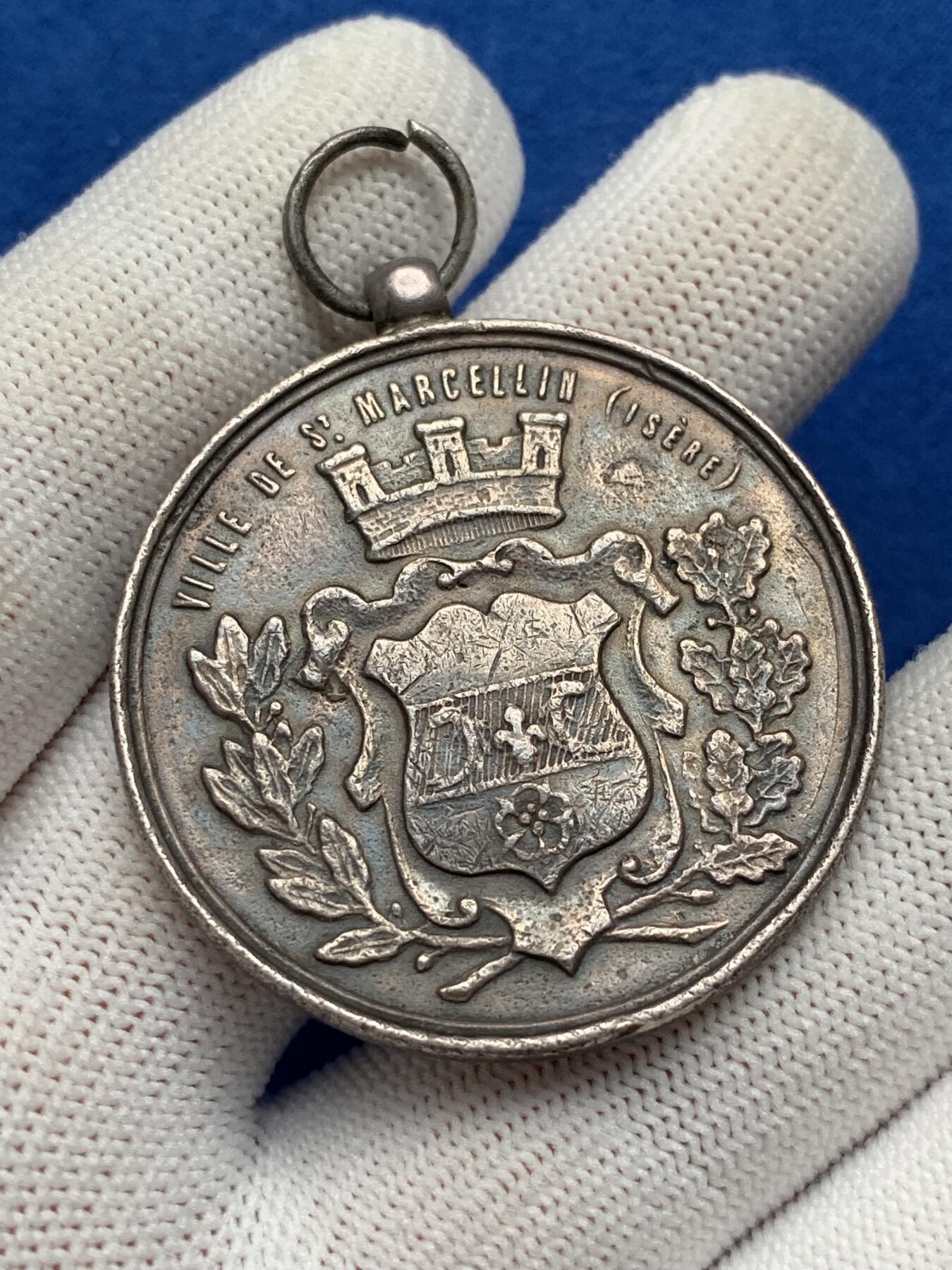 《竞宝斋》第281场- 周日，周一 ，周二3场连拍 （全场包邮） 法国国际音乐比赛银章，29.75g，42.2mm，提钮处有野猪头戳