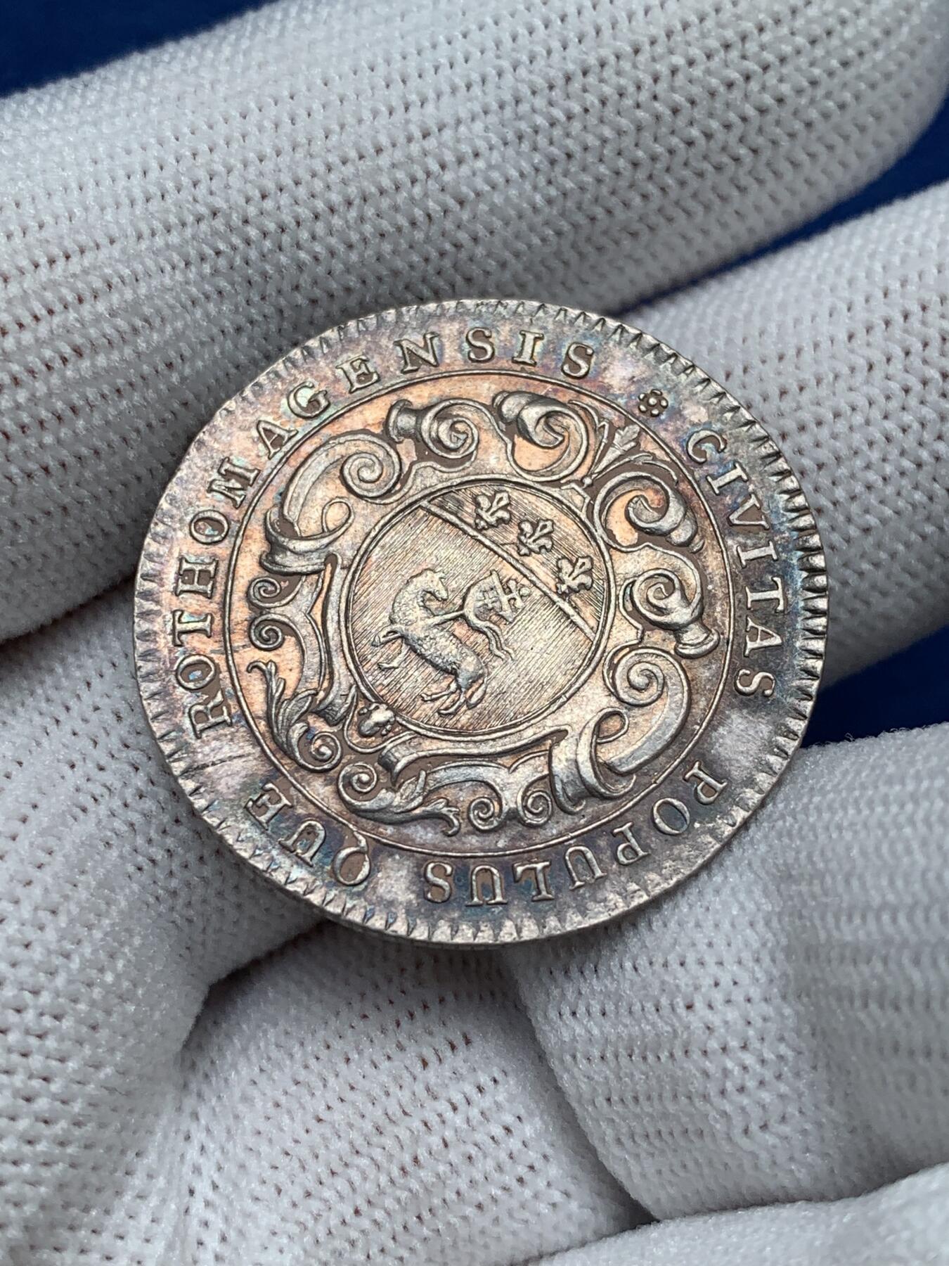 《竞宝斋》第281场- 周日，周一 ，周二3场连拍 （全场包邮） 法国银质代币，路易十五头像鲁昂城镇纹章，8.01g，30.3mm