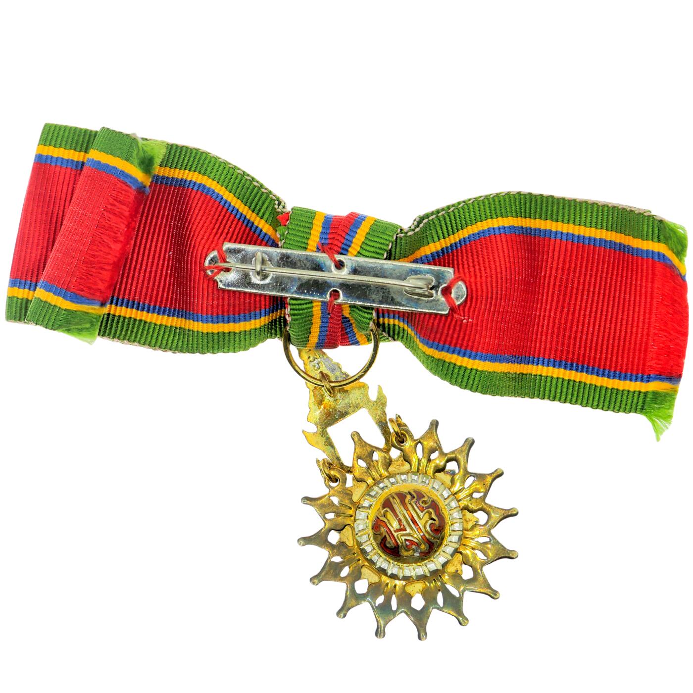 【麦稀奇世界钱币展】勋交所6月15日展会拍卖 泰国军官级白象勋章女版