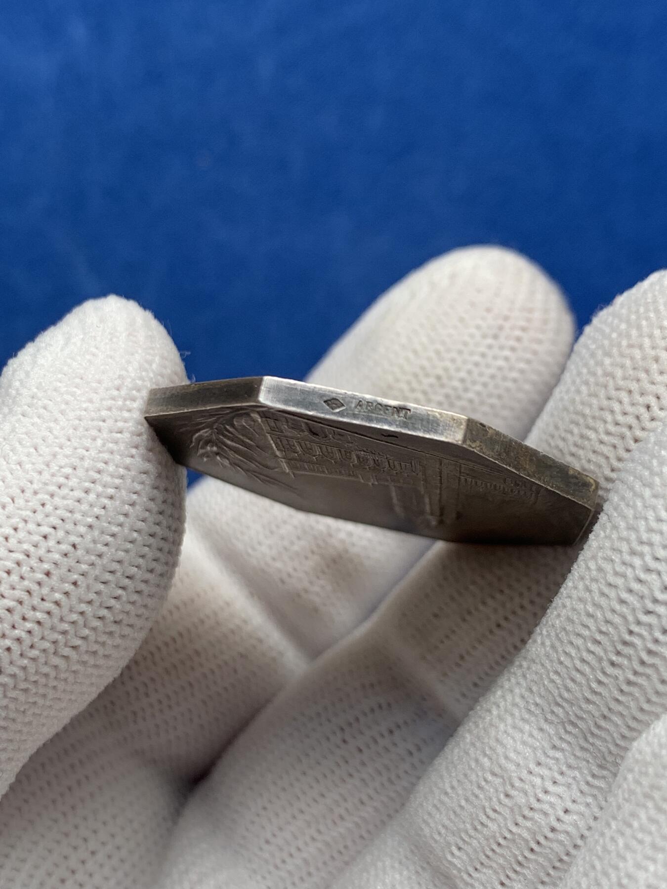 《竞宝斋》第281场- 周日，周一 ，周二3场连拍 （全场包邮） 法国杜埃储蓄银行八角银jeton，公司成立于1833年，32mm，15.95克，菱形野猪头+ARGENT