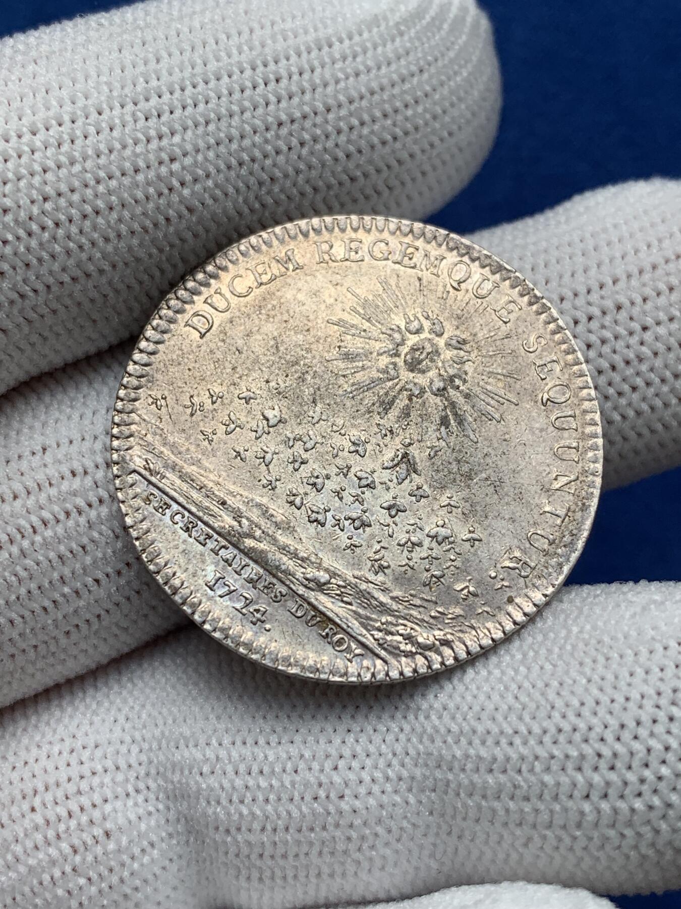 《竞宝斋》第281场- 周日，周一 ，周二3场连拍 （全场包邮） 法国银质代币，1724年路易十五国王的秘书，8.13g，30.6mm