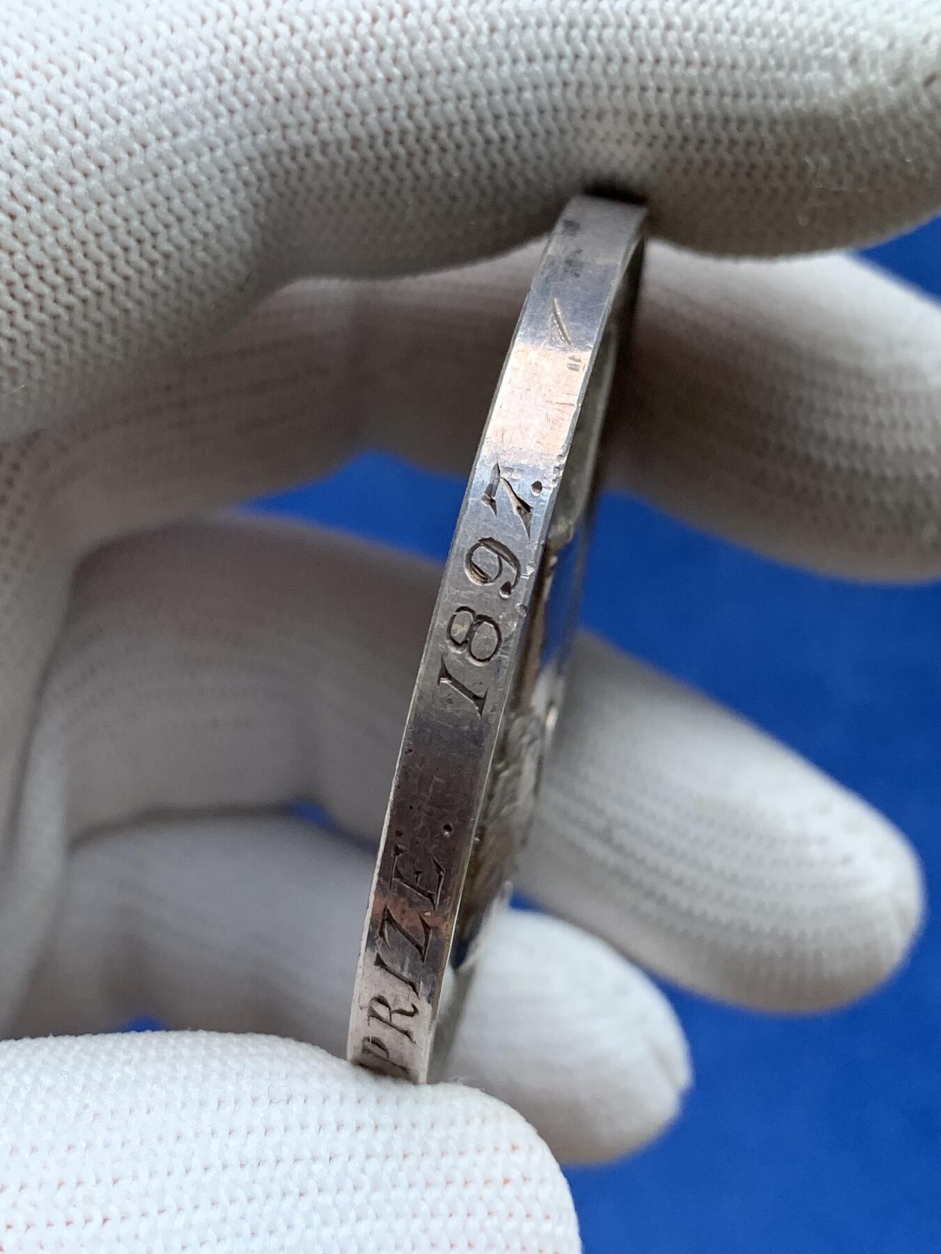 《竞宝斋》第281场- 周日，周一 ，周二3场连拍 （全场包邮） 英国1897年伦敦城市行业协会银质奖章，威尔士亲王，未来的爱德华七世，74.8g，51.2mm