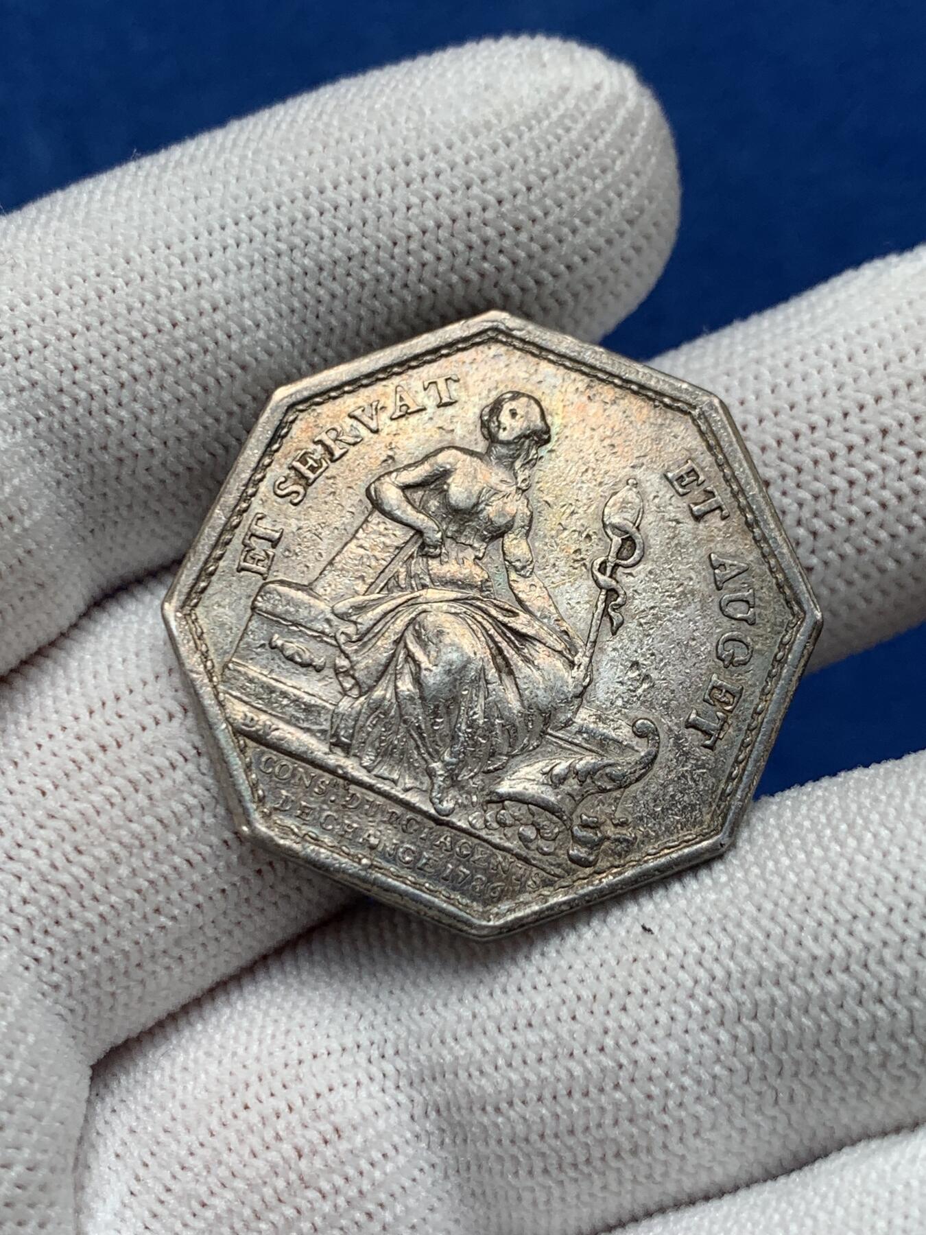 《竞宝斋》第281场- 周日，周一 ，周二3场连拍 （全场包邮） 法国巴黎证券交易所八角银质jeton，15.14g，31.8mm，早期无边铭