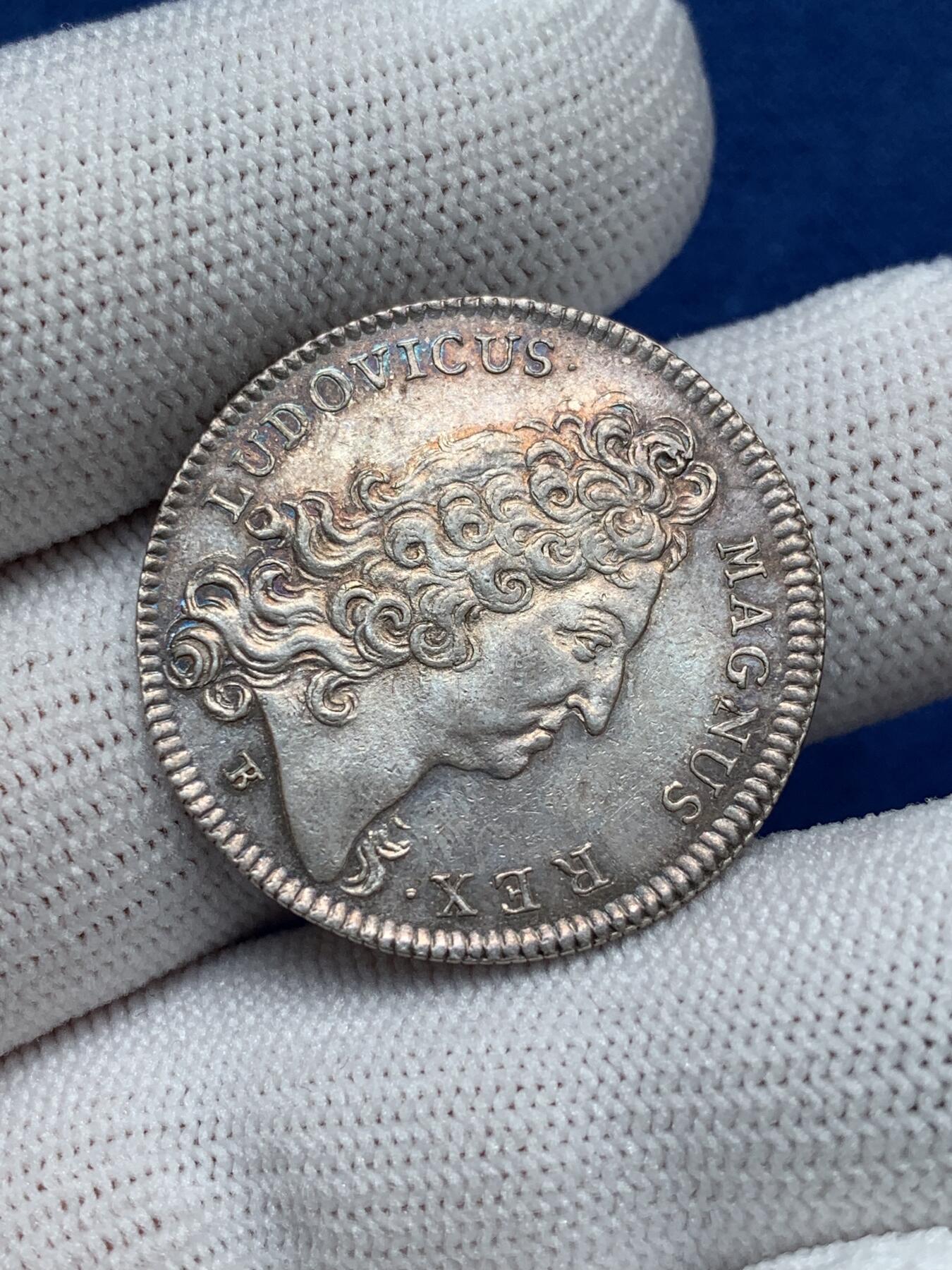 《竞宝斋》第281场- 周日，周一 ，周二3场连拍 （全场包邮） 法国代用银币，1714年路易十四皇家宝藏，7.38g，29.3mm