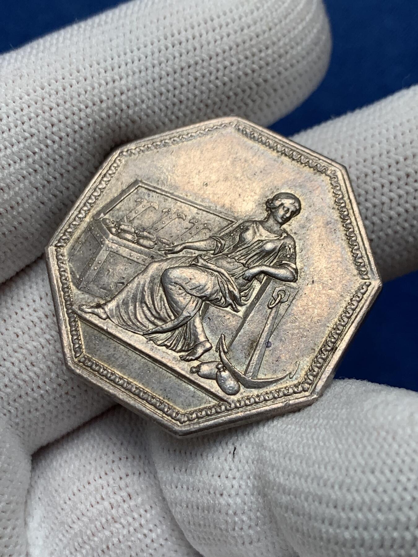 《竞宝斋》第281场- 周日，周一 ，周二3场连拍 （全场包邮） 法国巴黎贴现银行八角银质jeton，15.25g，33.7mm，早期无边铭