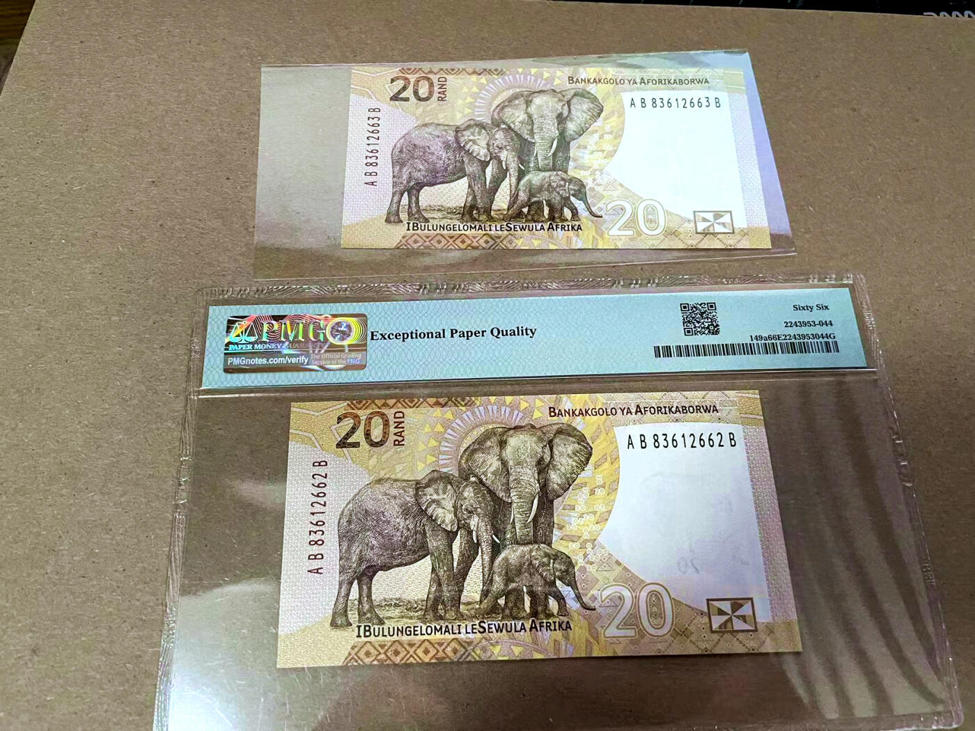 【Blue Auction】✨世界纸币精拍第493期【精】 【一组2张连号无47】南非 2023年20兰特 PMG66EPQ/UNC