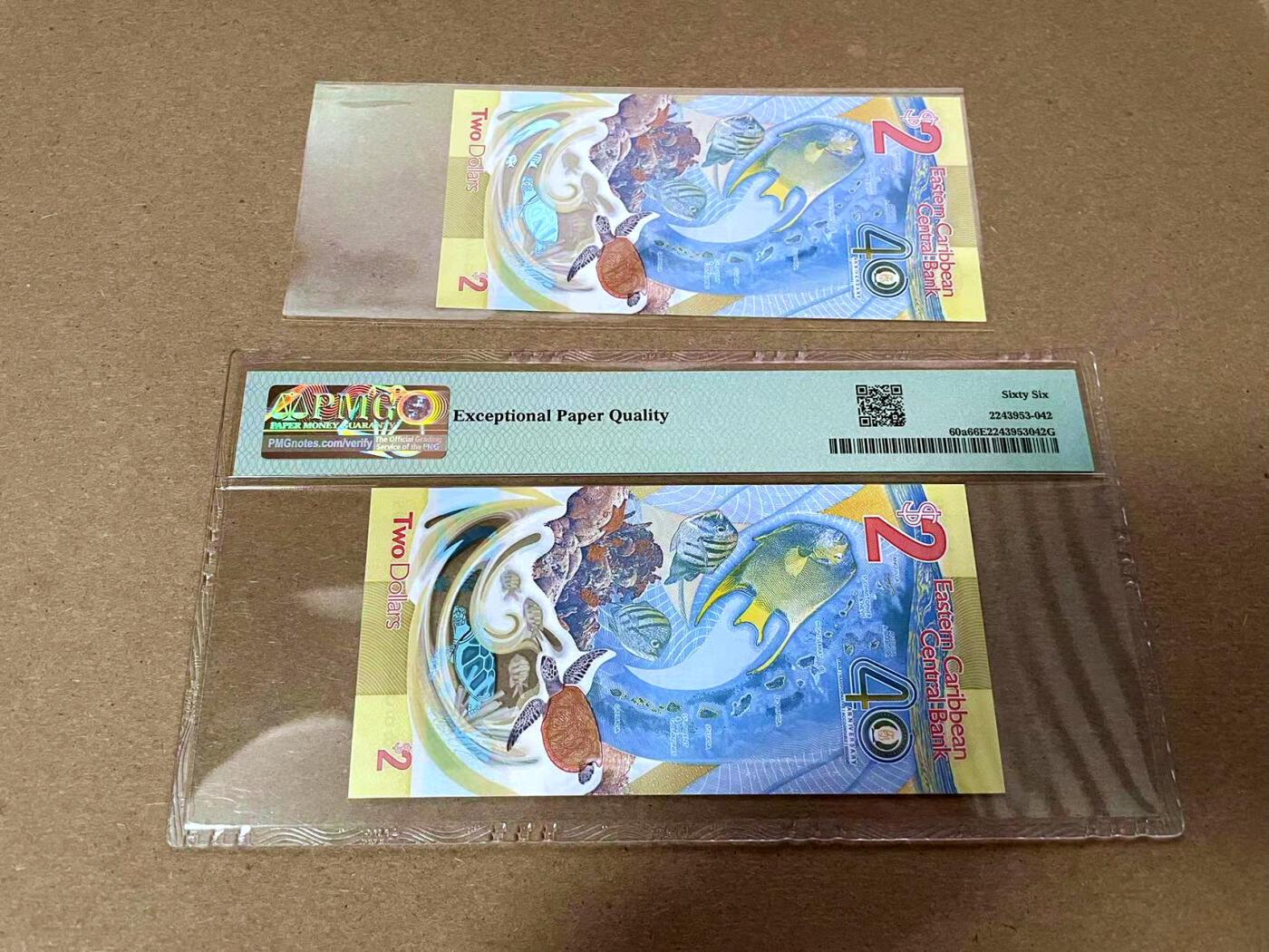【Blue Auction】✨世界纸币精拍第493期【精】 【一组2张连号 AA冠无47 获奖钞】东加勒比 2023年2元 PMG66EPQ/UNC