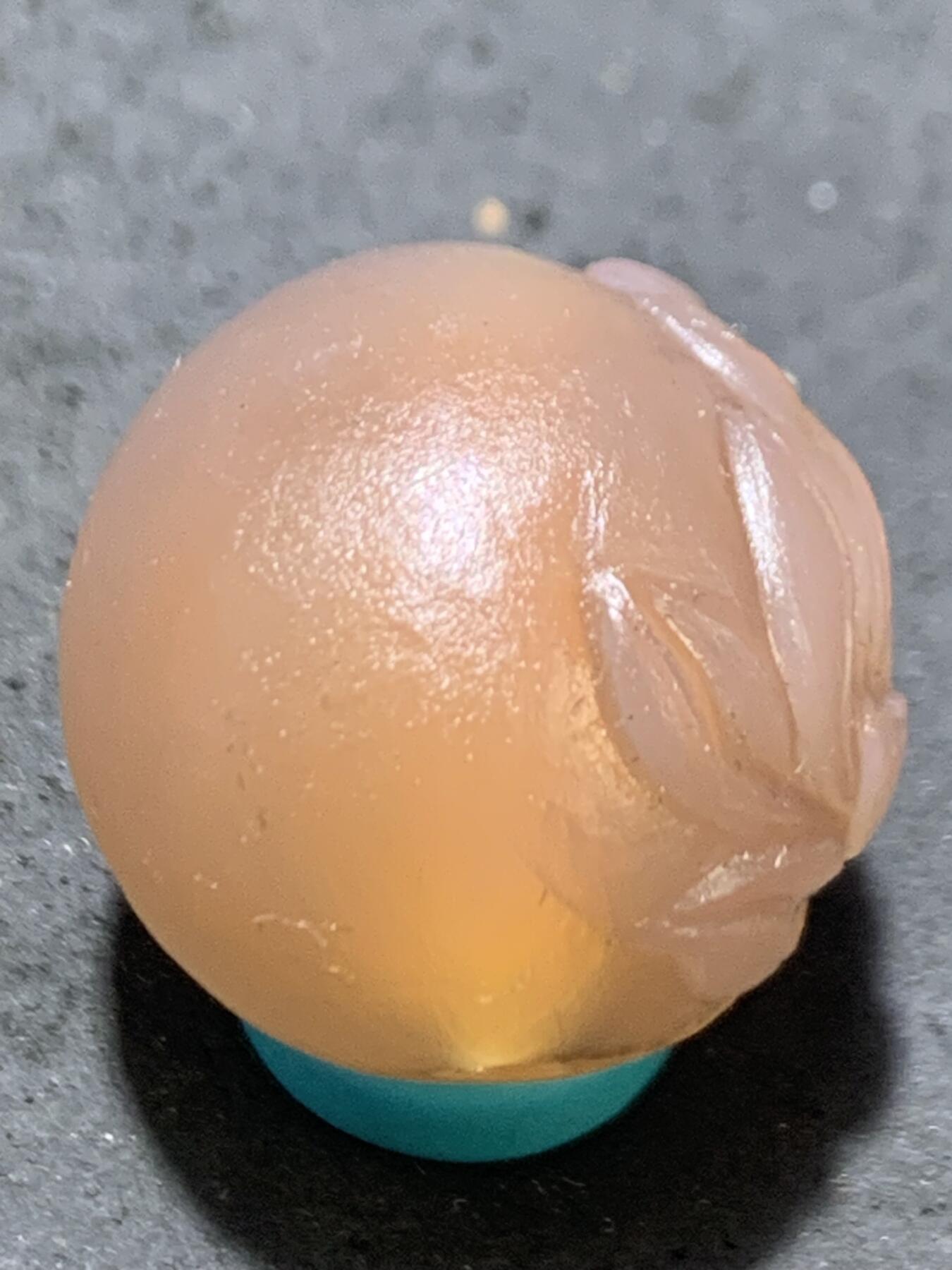 精美高玉化亚光冰粉色海洋玉髓手工俏色巧雕荷花随形圆珠一个！