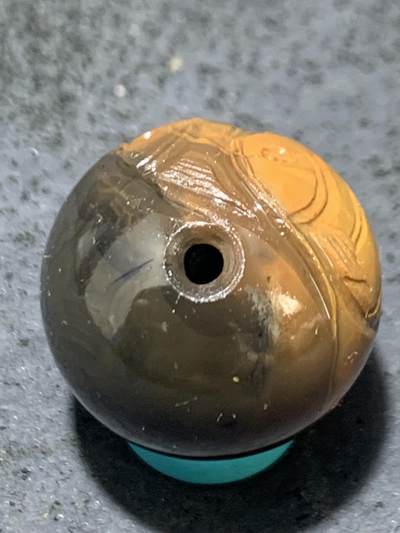 精美亚光战国红玛瑙手工俏色巧雕双鱼随形圆珠一个 精美亚光战国红玛瑙手工俏色巧雕双鱼随形圆珠一个