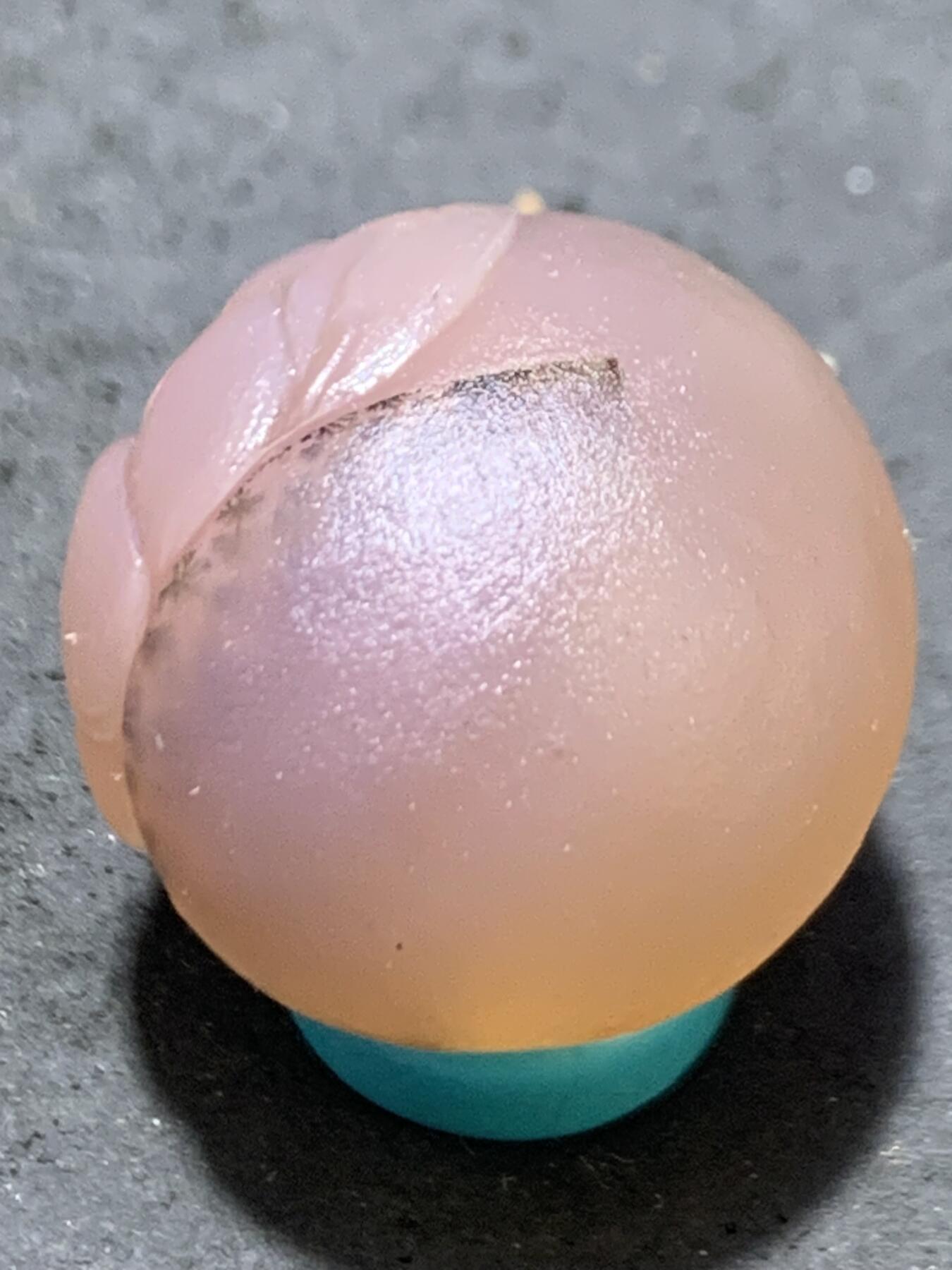 精美高玉化亚光冰粉色海洋玉髓手工俏色巧雕荷花随形圆珠一个！