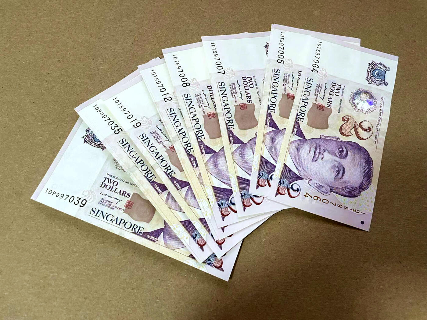 【Blue Auction】✨世界纸币精拍第493期【精】 【一组20张】新加坡 人像版2元 全新UNC