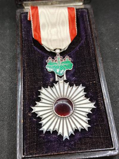 全场0元起拍 第166期 咸鱼国勋章拍卖专场 6月19日（周三）下午6：00开始 - 日本明治时期 六等旭日章银制带盒