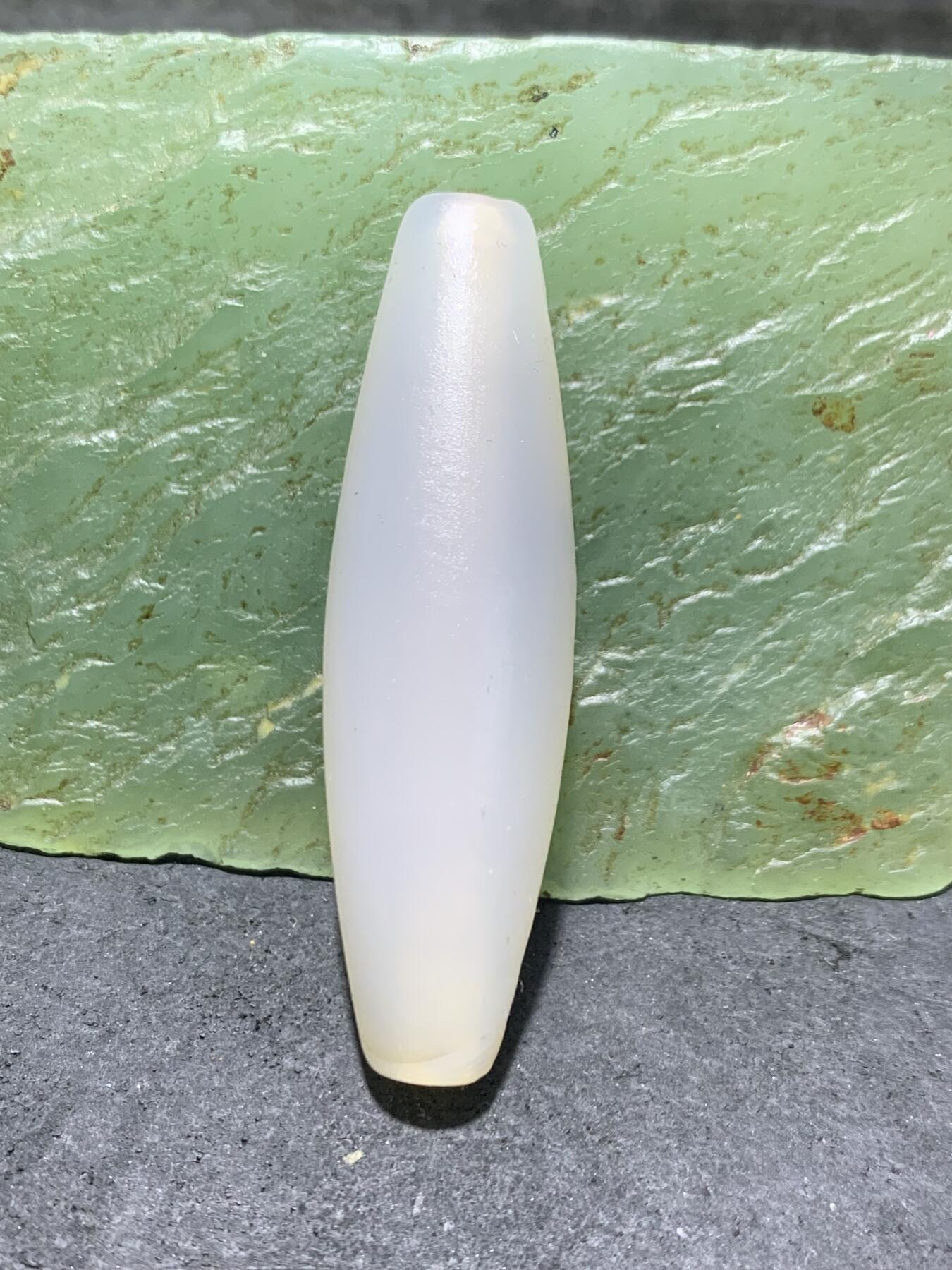 精美高玉化亚光海洋玉髓手工俏色巧雕一心向佛桶珠一个