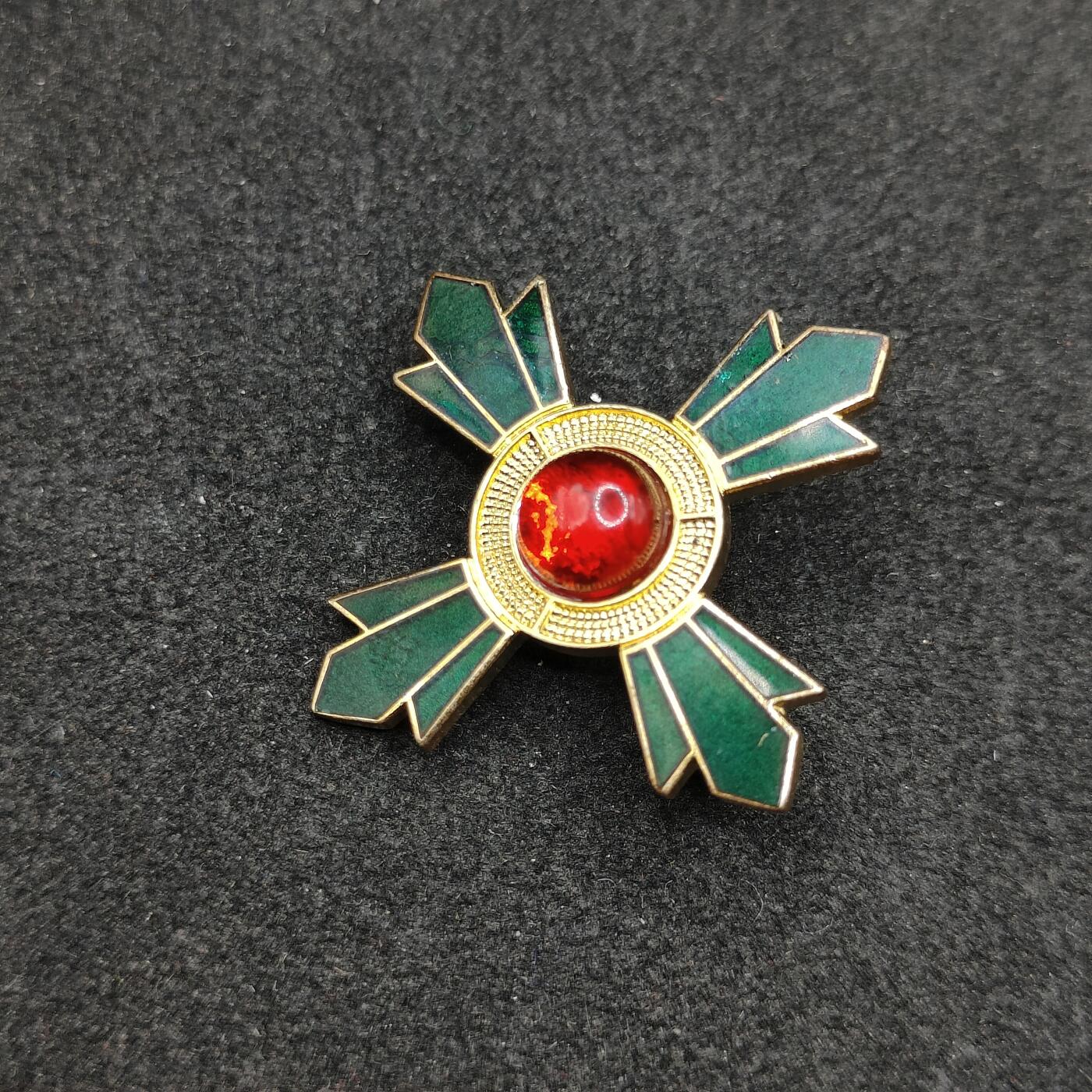 全场0元起拍 第166期 咸鱼国勋章拍卖专场 6月19日（周三）下午6：00开始 日本交通绿十字徽章