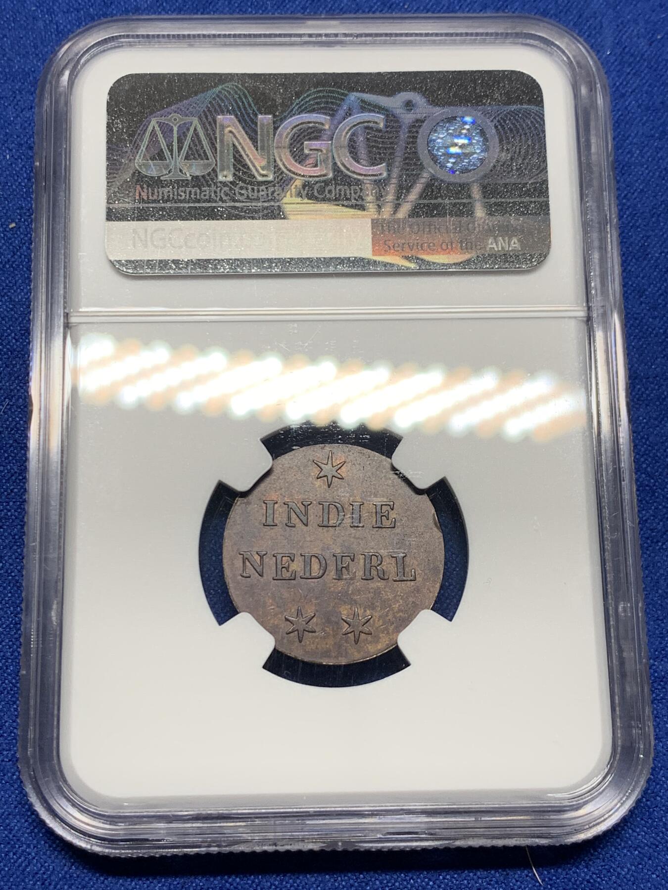 《竞宝斋》第279场- 周日，周一 ，周二3场连拍 （全场包邮） NGC AU58BN 1836荷属东印度苏门答腊天鹅DUIT，铜币名誉品。未正式流通，样币性质，P盒均标注sp。23年SBP拍卖au55分144美元含佣成交
