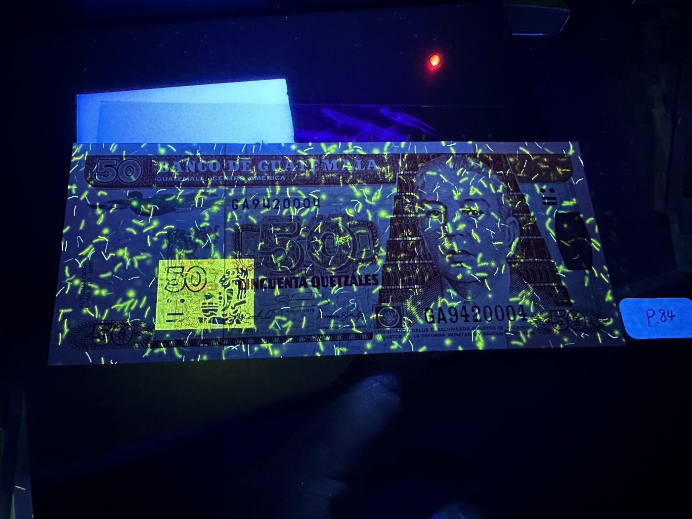 《外钞收藏家》第三百八十一期（美洲小专场） 危地马拉1992年50元	P84 全新UNC 满版非常漂亮的荧光