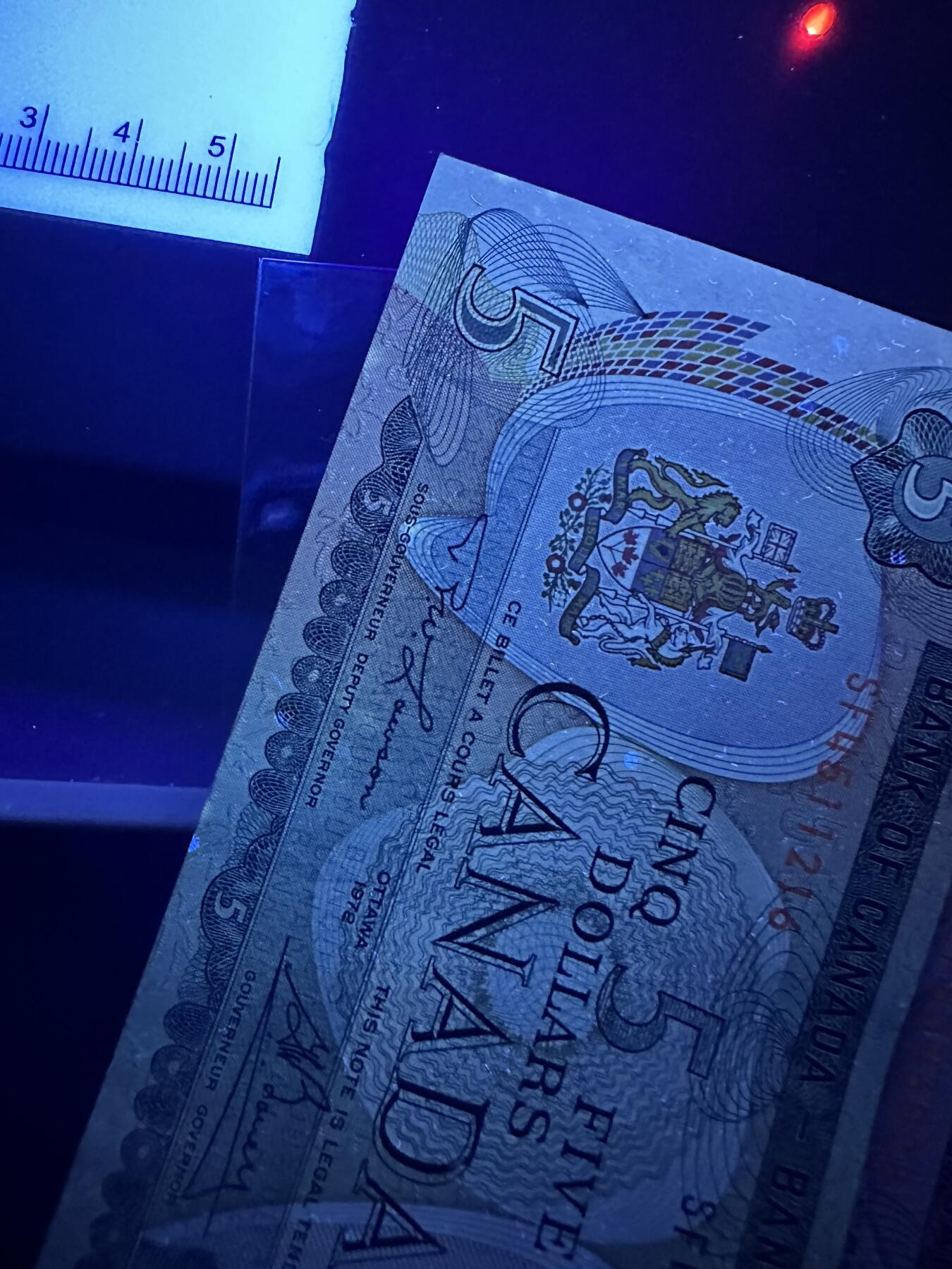 《外钞收藏家》第三百八十一期（美洲小专场） 加拿大1971-74年版小套，1/2/510元，4枚	P85-88 5元轻微几个潮点 有折  其他面额没问题