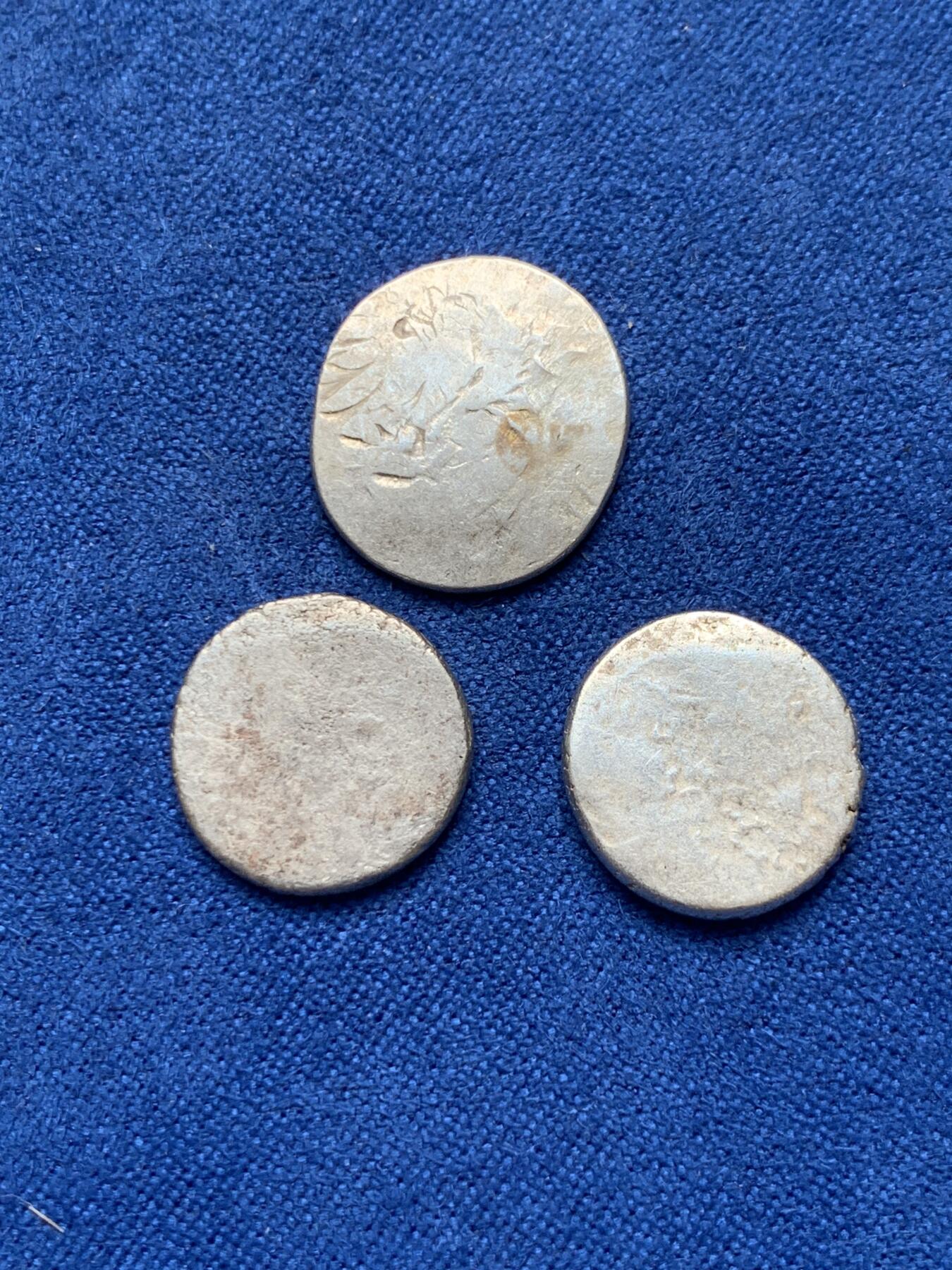 《竞宝斋》第279场- 周日，周一 ，周二3场连拍 （全场包邮） 3枚一组 柬埔寨小鸟银币