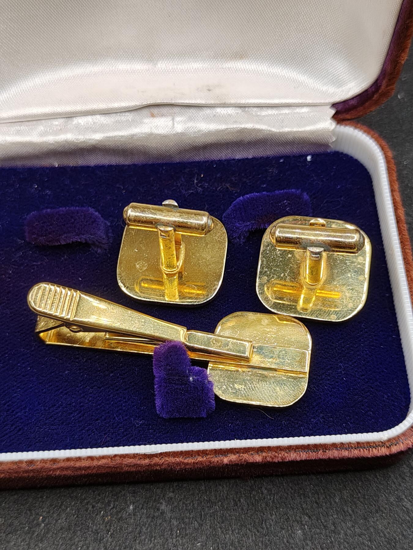 全场0元起拍 第166期 咸鱼国勋章拍卖专场 6月19日（周三）下午6：00开始 国际狮子会领带夹袖扣一套