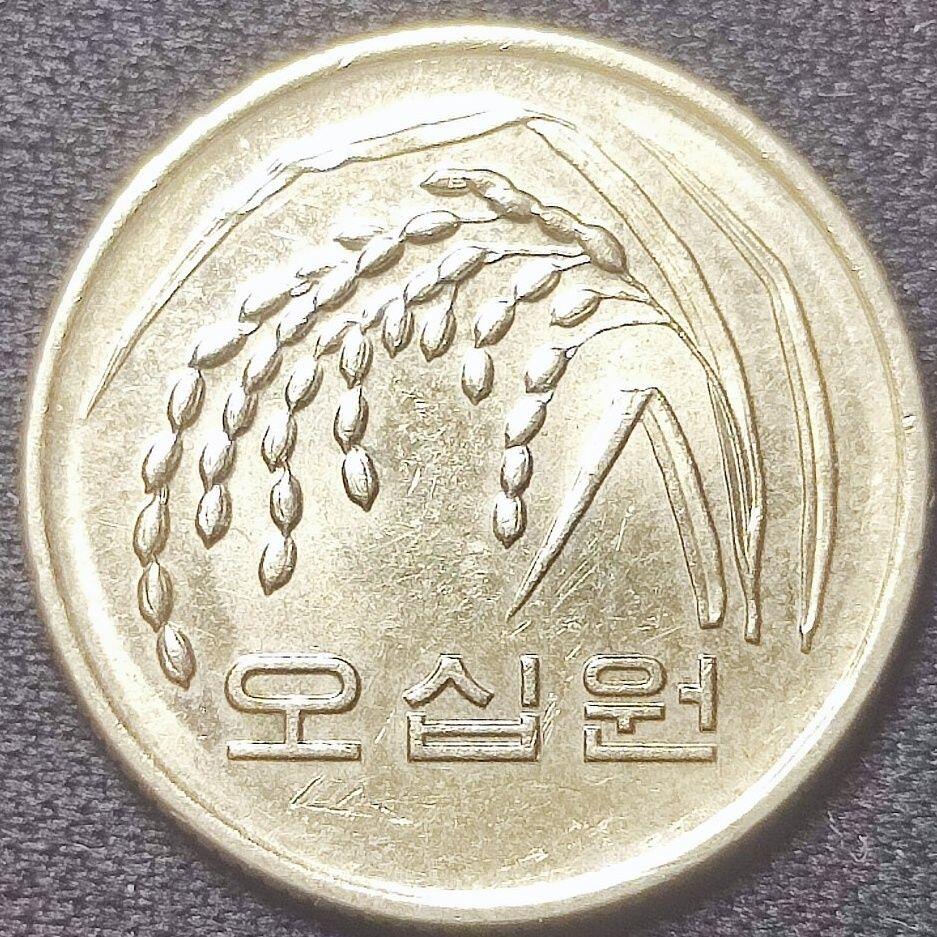 韩国10.50.100圆钱币一组3枚,保真外币 年份随机发货82907