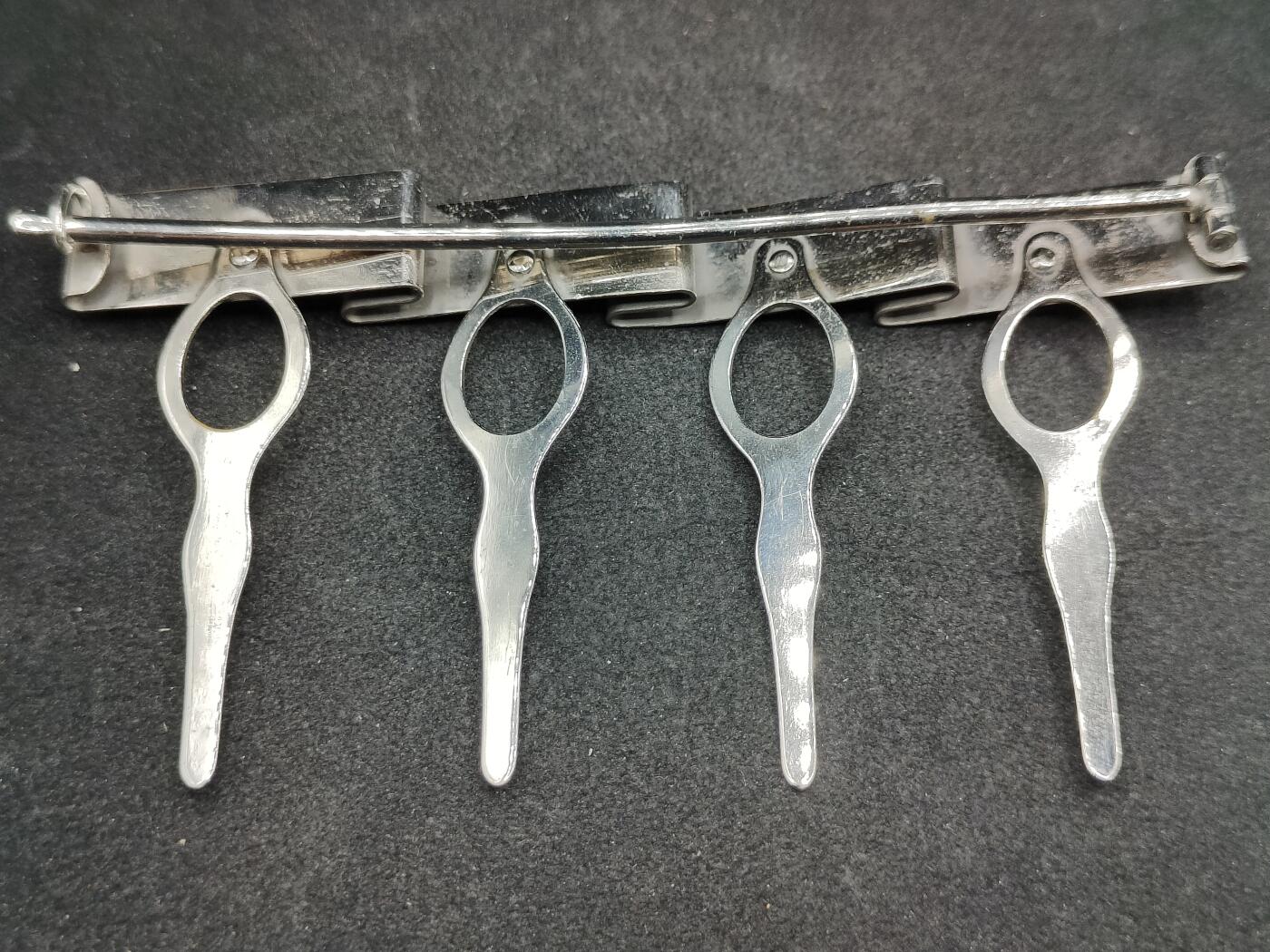 全场0元起拍 第166期 咸鱼国勋章拍卖专场 6月19日（周三）下午6：00开始 日本钢质四联勋章连挂+