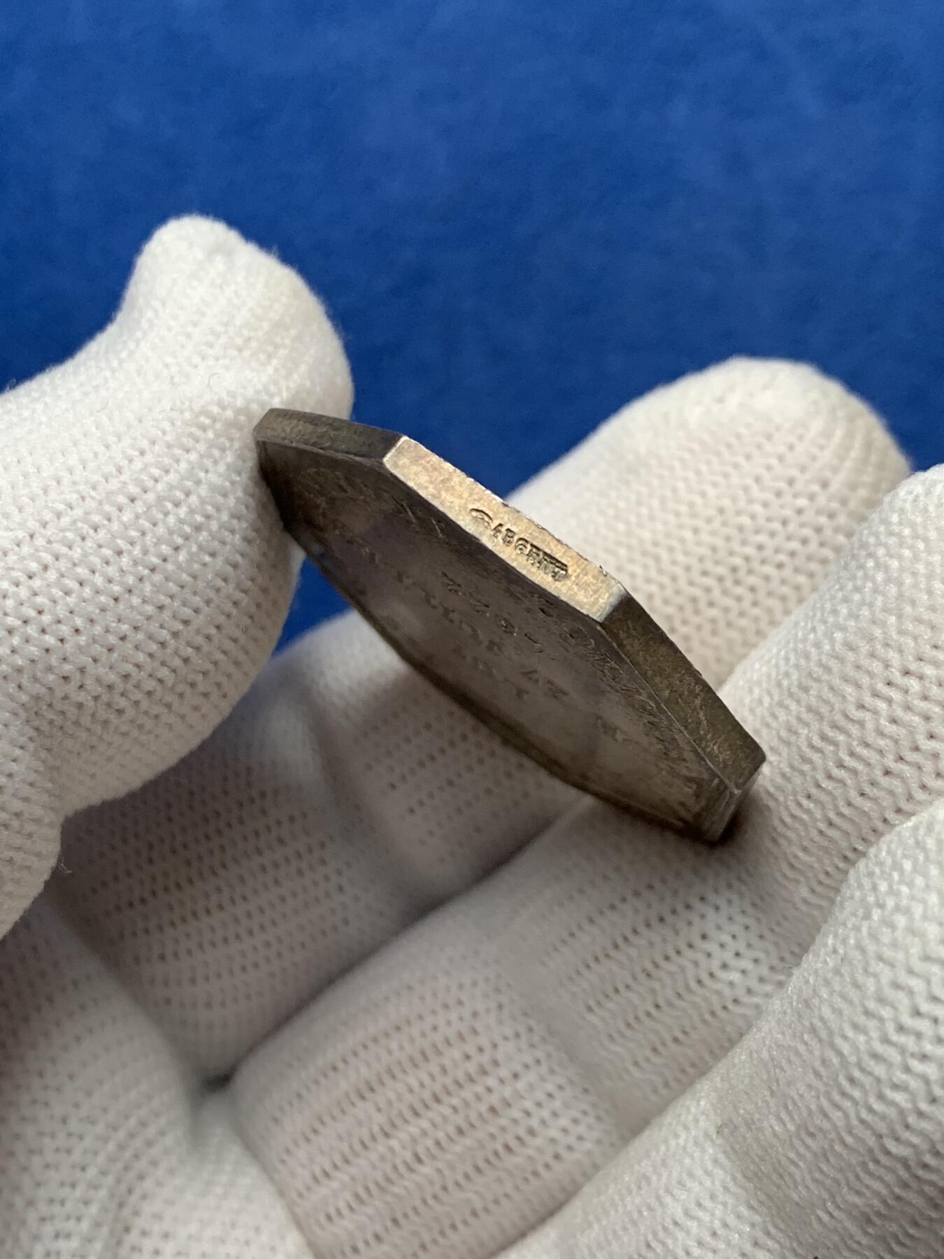 《竞宝斋》第281场- 周日，周一 ，周二3场连拍 （全场包邮） 法国1831政府委员八角银质代币 正面为商业之神 15.3g 30.9mm 手指边铭银标 MS五彩 