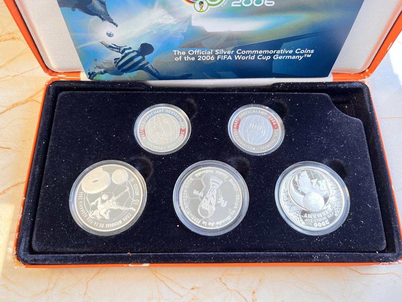 第179期拍卖【长期征集拍品】 原盒证书德国2006年足球世界杯德国、法国、南非，墨西哥精制纪念银币5枚一套