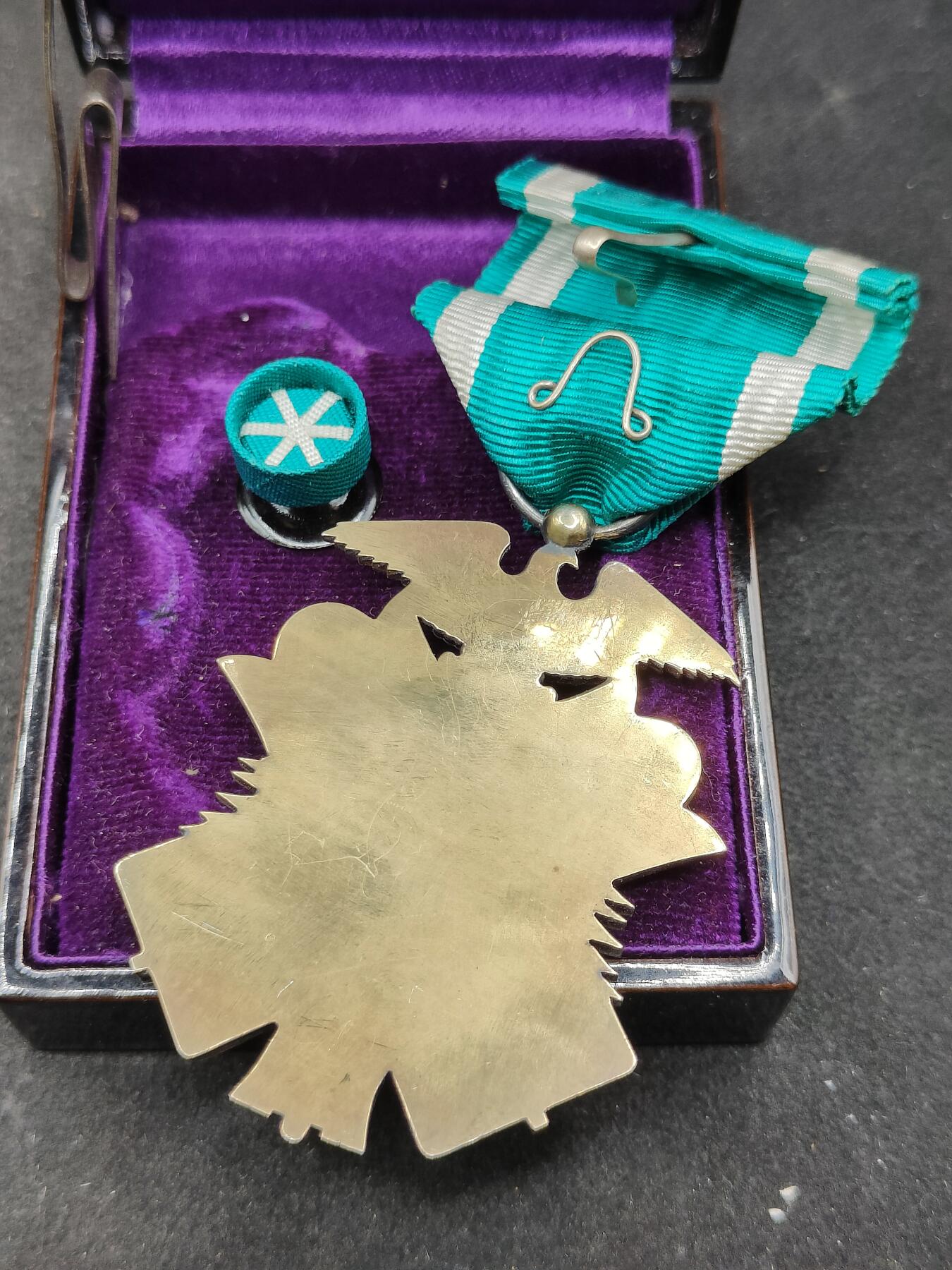 全场0元起拍 第166期 咸鱼国勋章拍卖专场 6月19日（周三）下午6：00开始 日本战时 美品 六级金鸱章银制带盒略