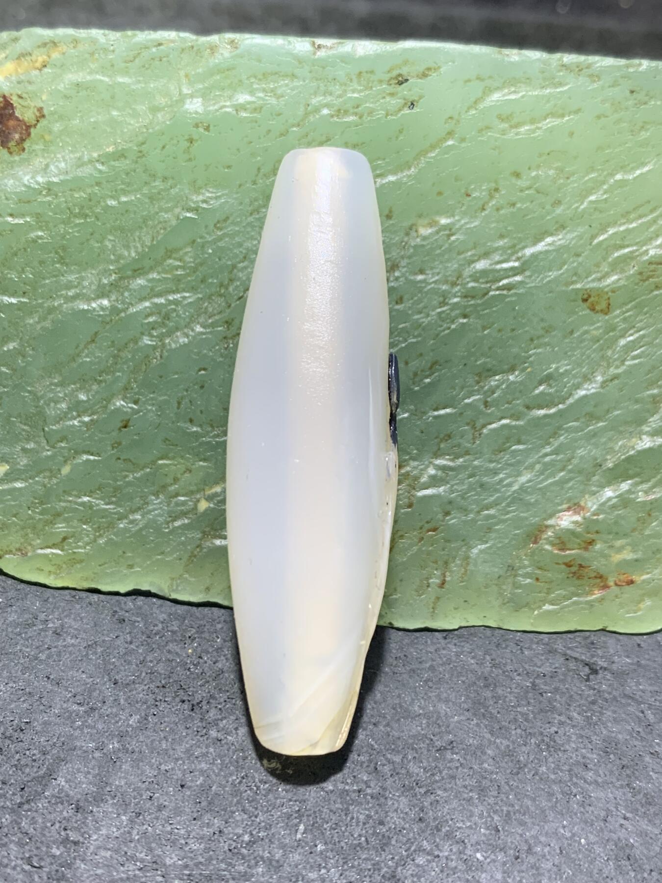 精美高玉化亚光海洋玉髓手工俏色巧雕一心向佛桶珠一个