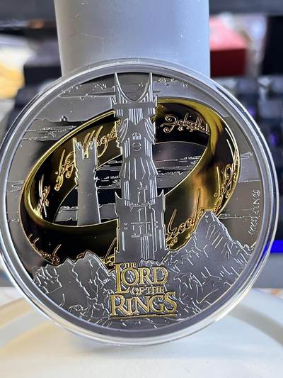 【海寕潮】拍卖第115期 - 【海寧潮】萨摩亚2023年指环王双塔奇谋5盎司钌化镀金银币，999银，发行量199枚原价3800