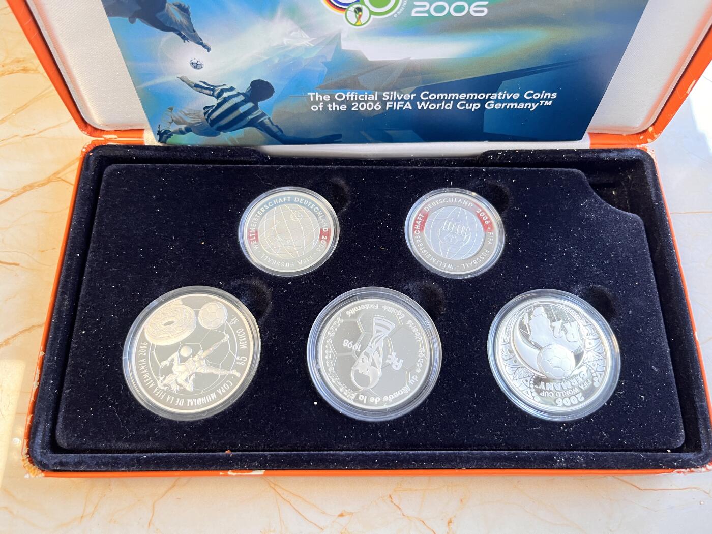 第179期拍卖【长期征集拍品】 原盒证书德国2006年足球世界杯德国、法国、南非，墨西哥精制纪念银币5枚一套