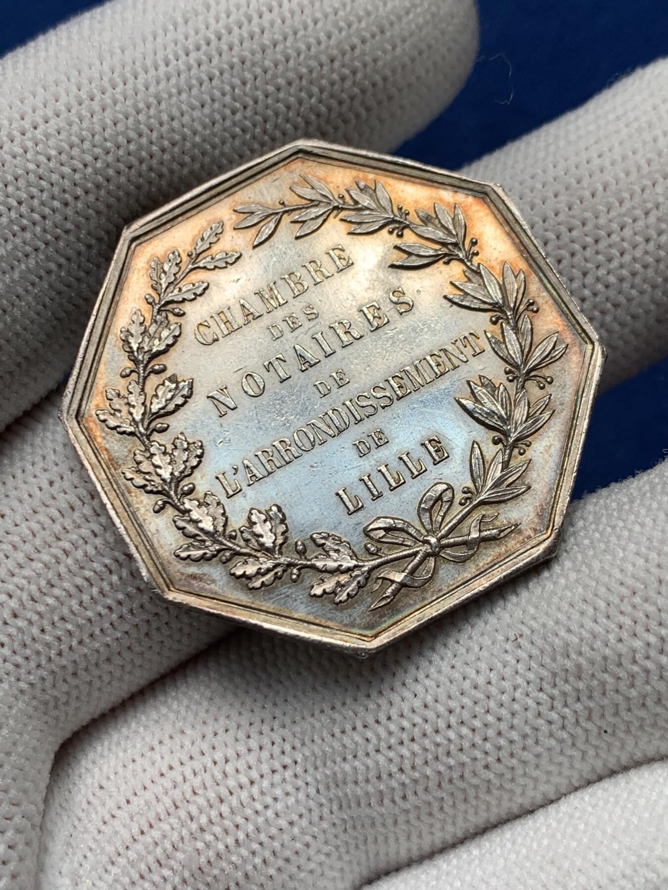 《竞宝斋》第281场- 周日，周一 ，周二3场连拍 （全场包邮） 法国里尔区公证人八角银质代币 19.6g 34.4mm 丰饶角银标 超大规格 五彩包浆 